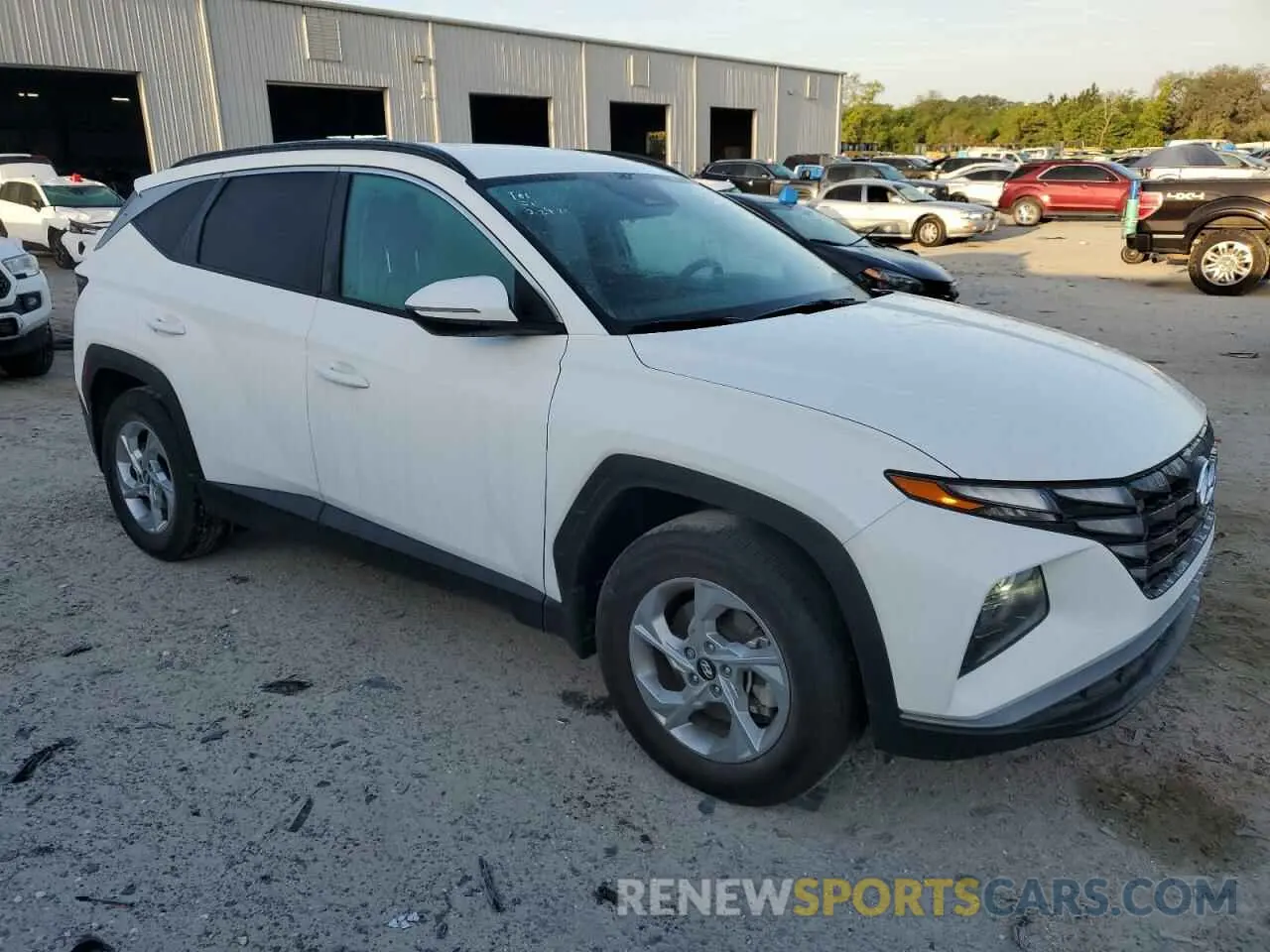 4 Photograph of a damaged car 5NMJB3AE1PH292665 HYUNDAI TUCSON 2023