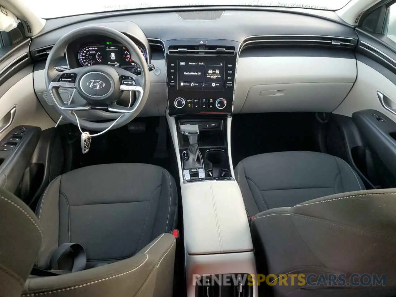 8 Photograph of a damaged car 5NMJB3AE1PH292665 HYUNDAI TUCSON 2023