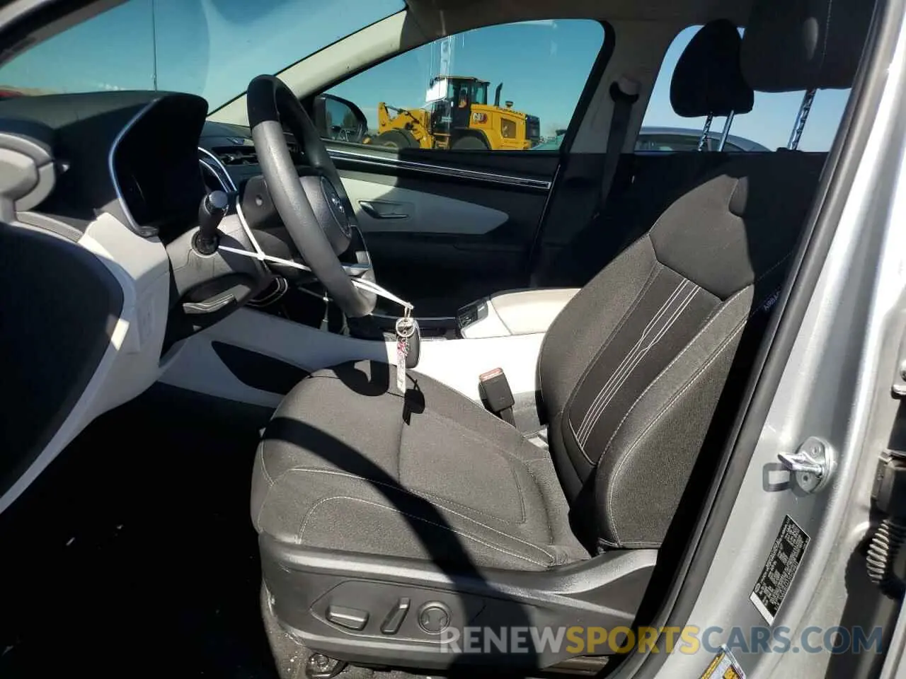 7 Photograph of a damaged car 5NMJB3AE2PH219823 HYUNDAI TUCSON 2023