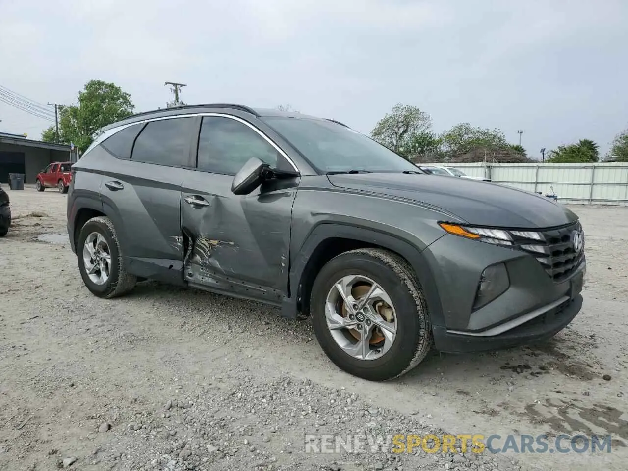 4 Photograph of a damaged car 5NMJB3AE3PH205929 HYUNDAI TUCSON 2023