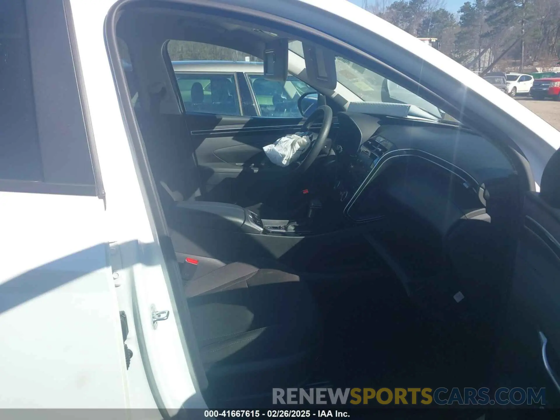 5 Photograph of a damaged car 5NMJB3AE3PH258503 HYUNDAI TUCSON 2023