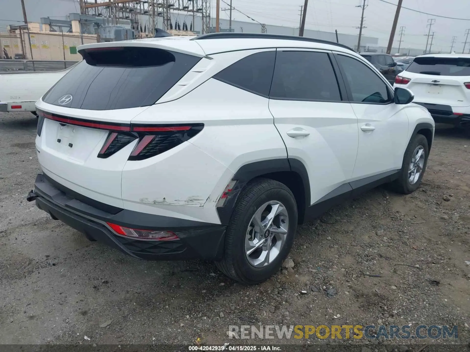 4 Фотография поврежденного автомобиля 5NMJB3AE6PH198295 HYUNDAI TUCSON 2023