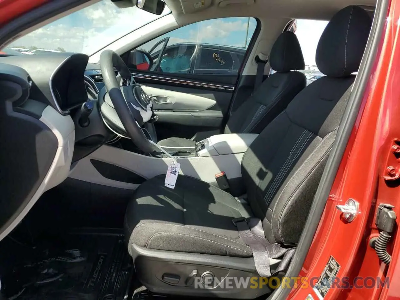 7 Photograph of a damaged car 5NMJB3AE6PH262576 HYUNDAI TUCSON 2023