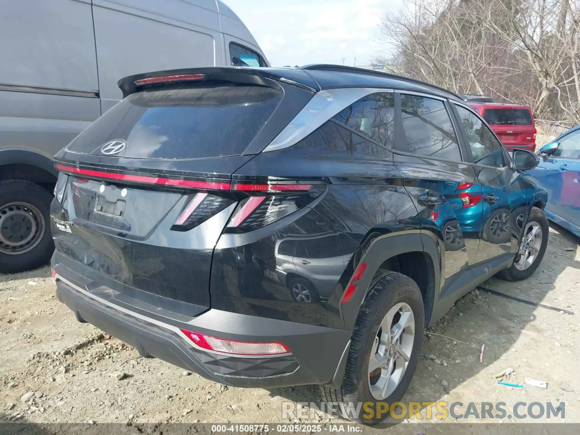 4 Photograph of a damaged car 5NMJB3AE7PH254423 HYUNDAI TUCSON 2023