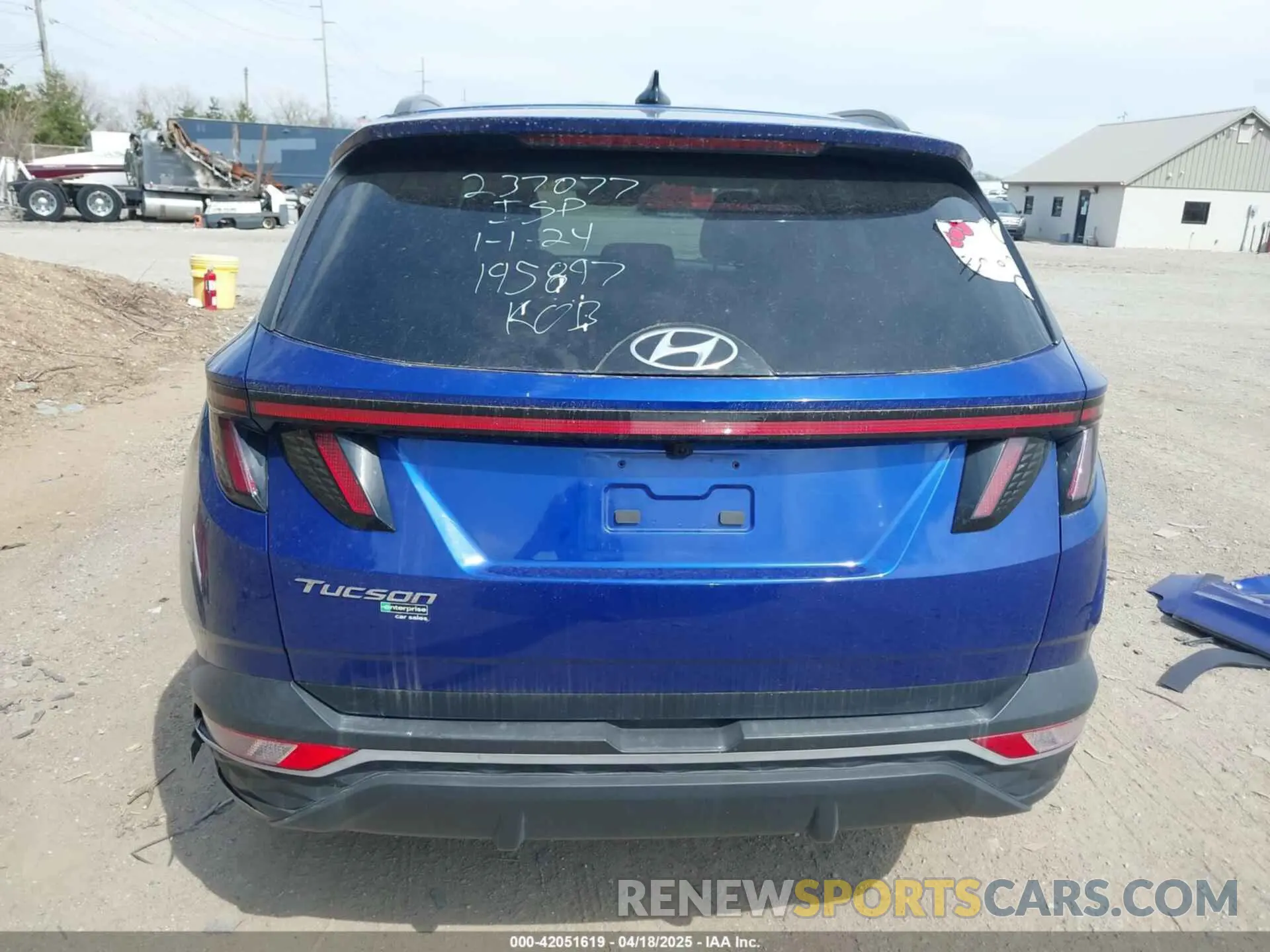16 Photograph of a damaged car 5NMJB3AE8PH195897 HYUNDAI TUCSON 2023