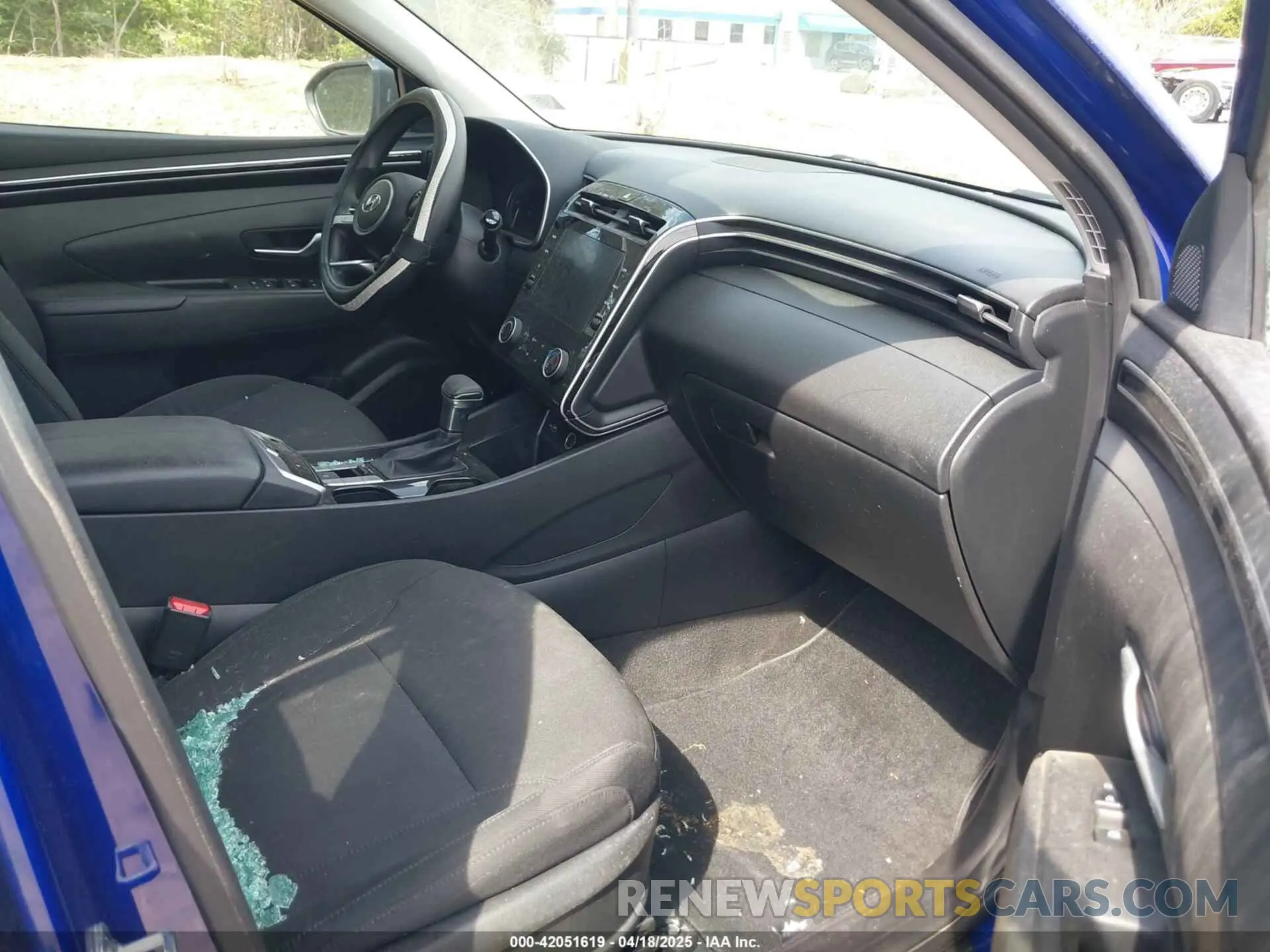 5 Photograph of a damaged car 5NMJB3AE8PH195897 HYUNDAI TUCSON 2023
