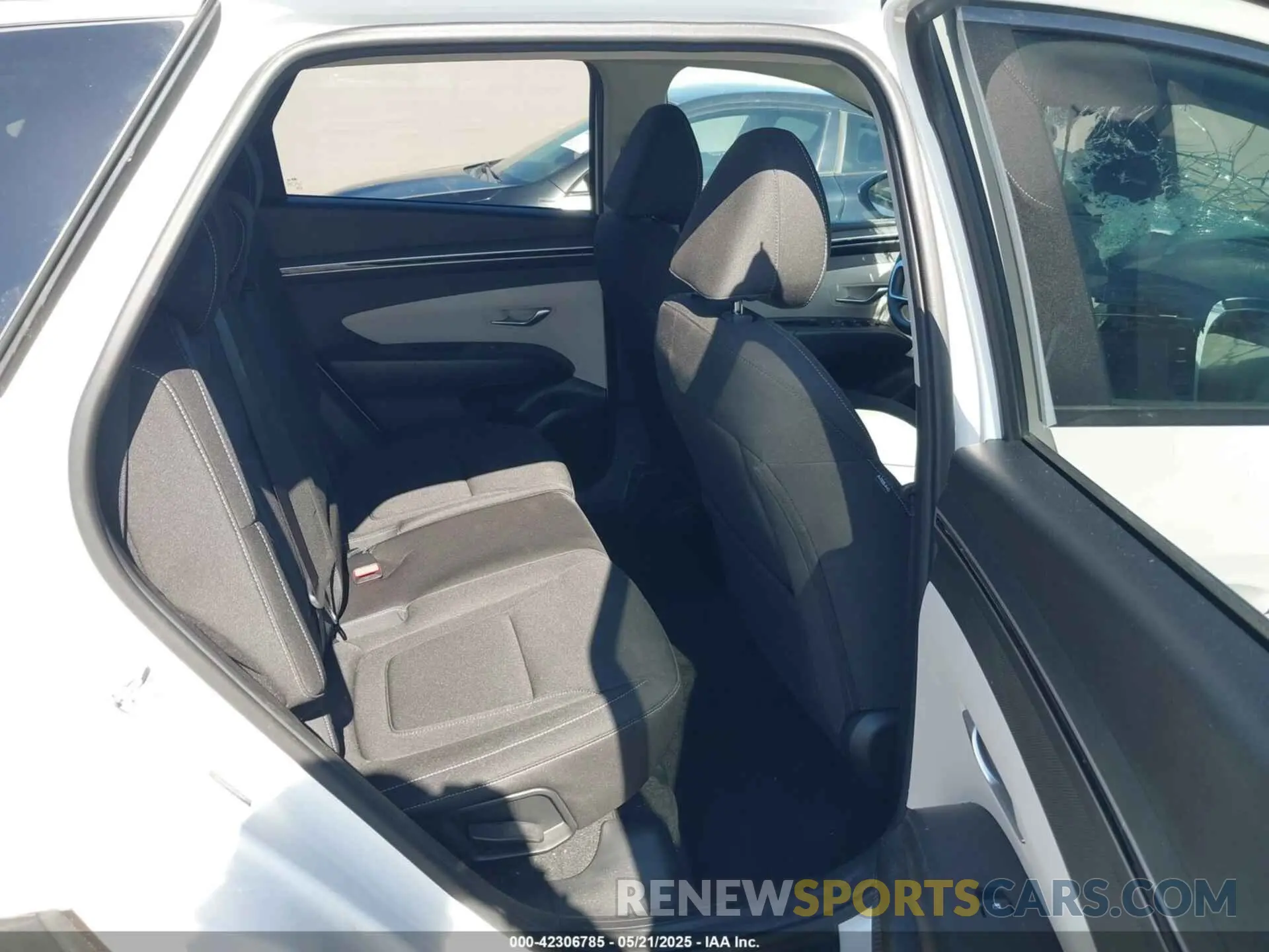 8 Фотография поврежденного автомобиля 5NMJB3AE9PH221794 HYUNDAI TUCSON 2023