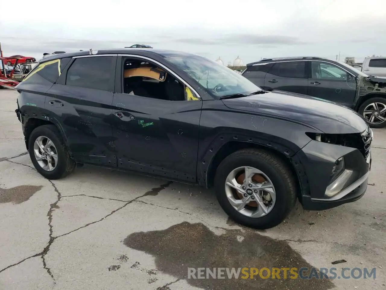 4 Photograph of a damaged car 5NMJB3AEXPH198686 HYUNDAI TUCSON 2023