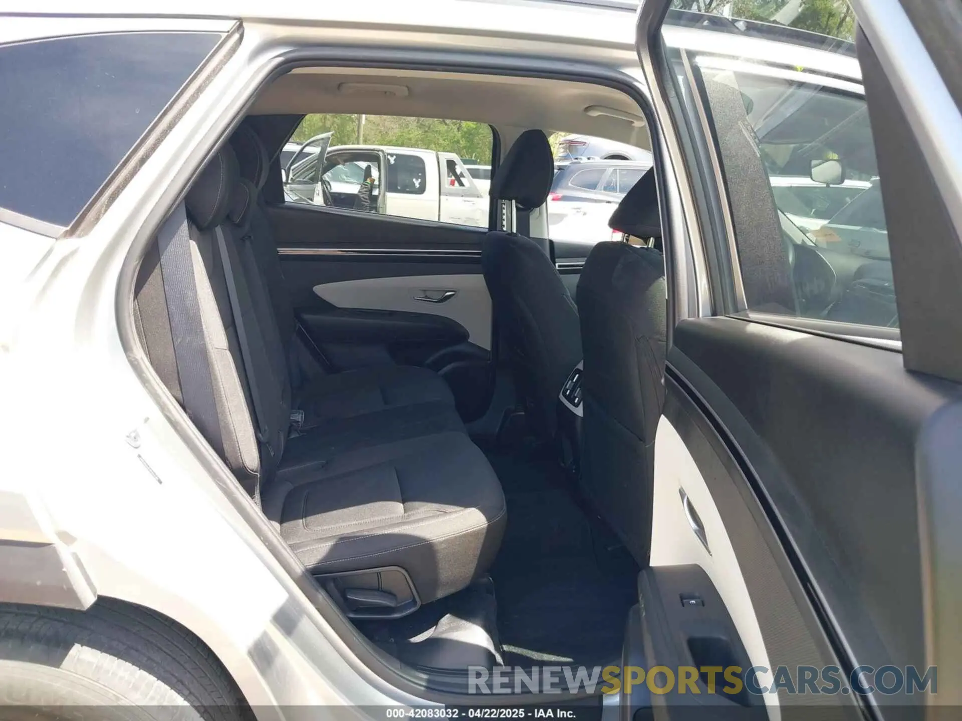 8 Фотография поврежденного автомобиля 5NMJB3AEXPH225482 HYUNDAI TUCSON 2023
