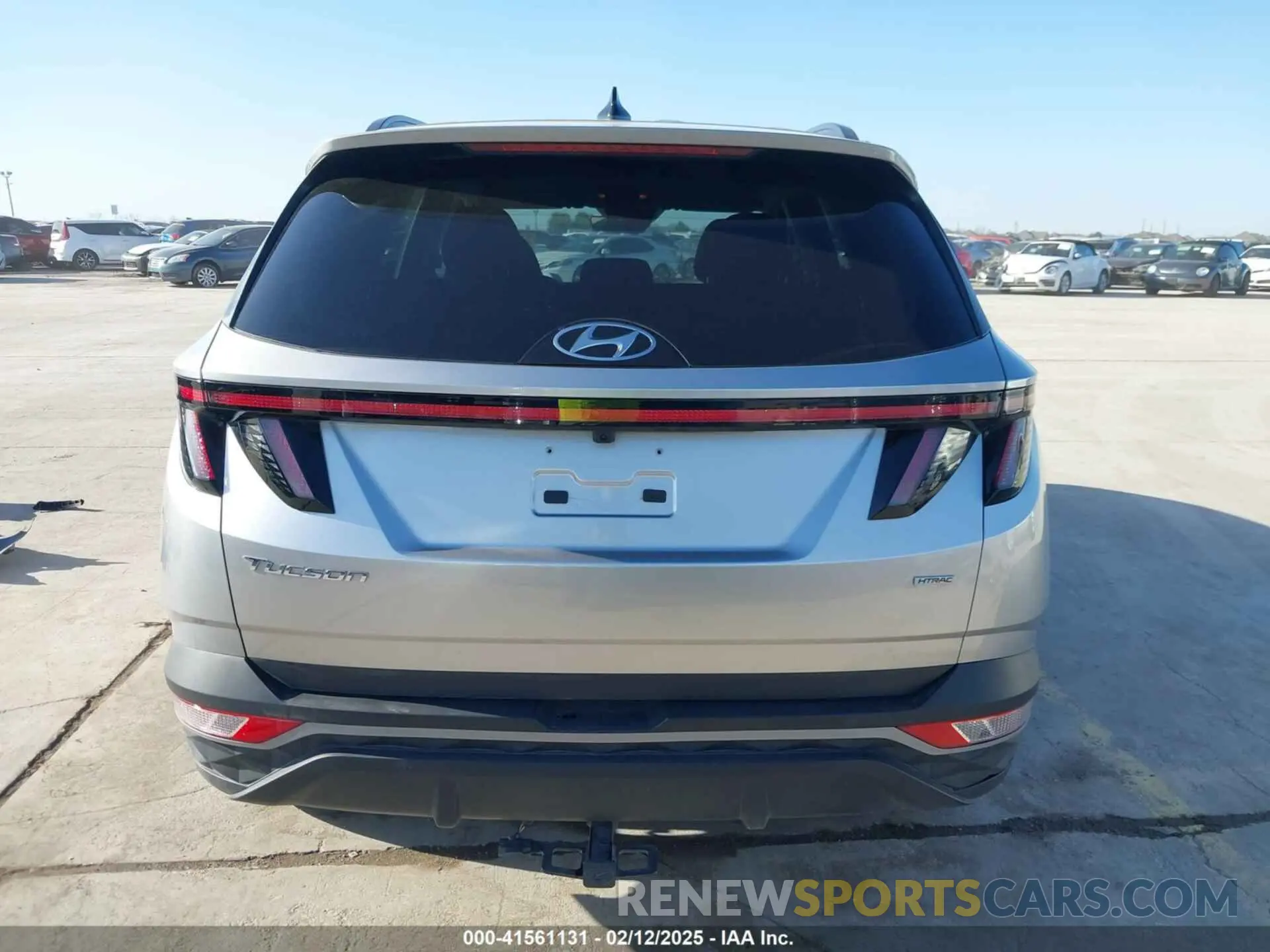 17 Photograph of a damaged car 5NMJBCAE2PH266771 HYUNDAI TUCSON 2023