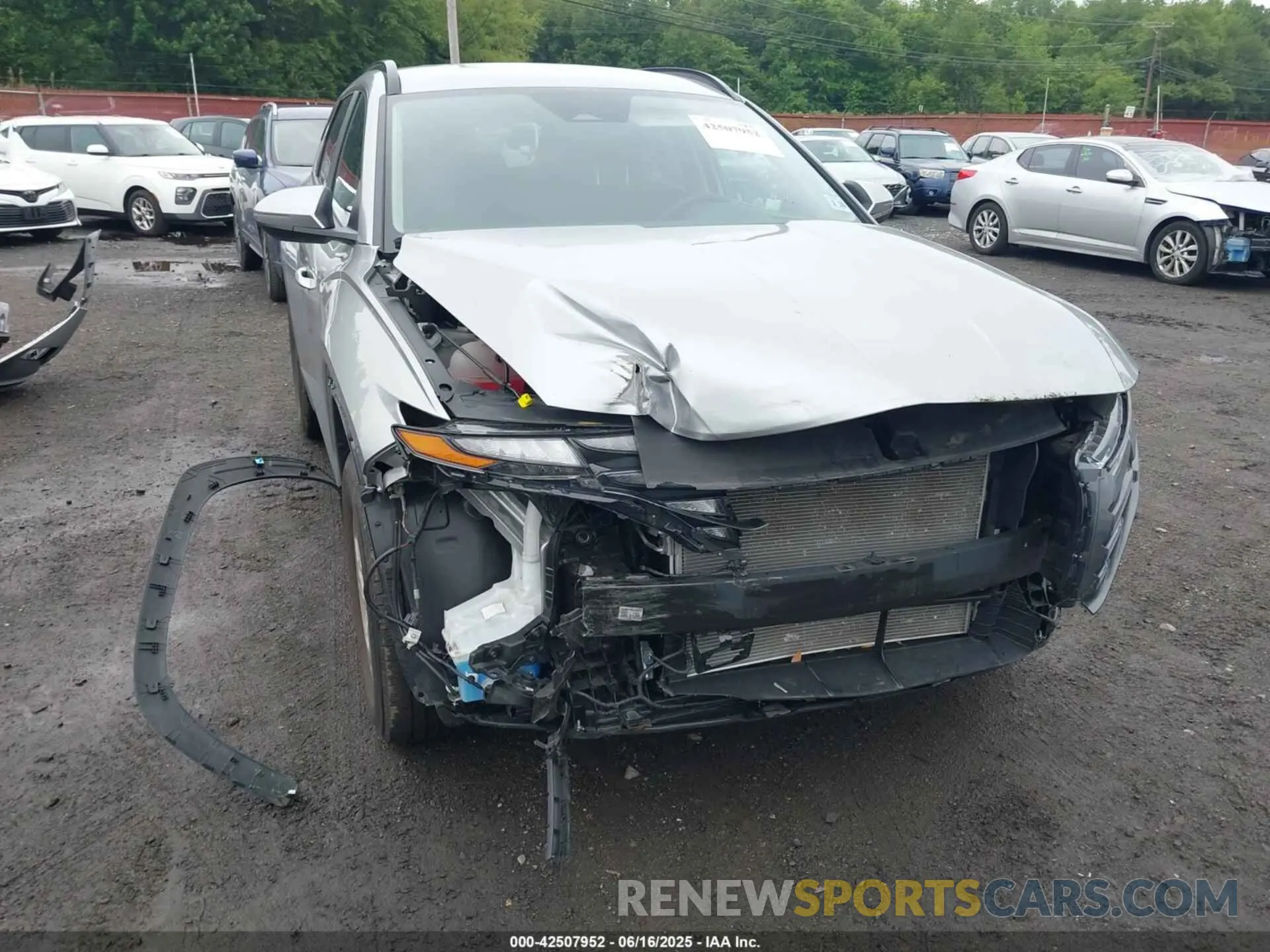 17 Photograph of a damaged car 5NMJBCAE3PH219653 HYUNDAI TUCSON 2023