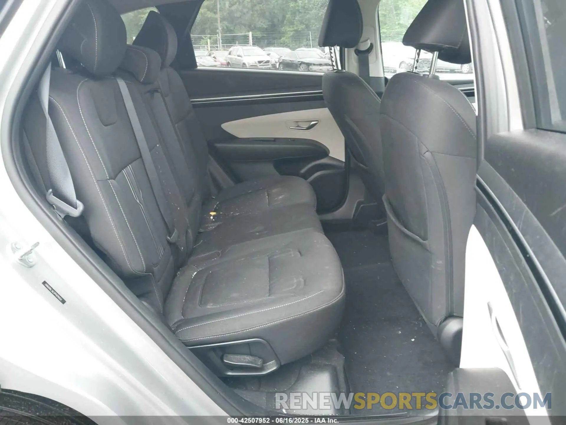 8 Photograph of a damaged car 5NMJBCAE3PH219653 HYUNDAI TUCSON 2023
