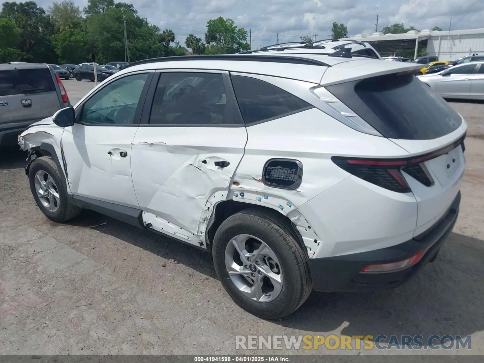 3 Фотография поврежденного автомобиля 5NMJBCAE5PH221713 HYUNDAI TUCSON 2023