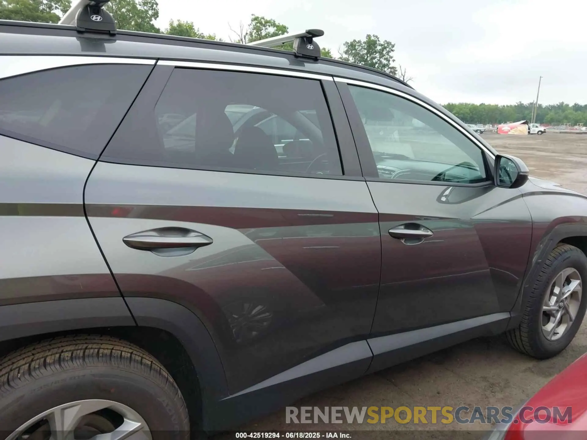 13 Photograph of a damaged car 5NMJBCAE5PH263198 HYUNDAI TUCSON 2023