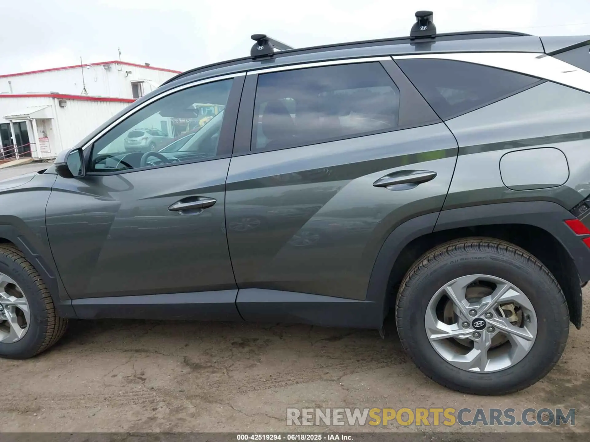 14 Photograph of a damaged car 5NMJBCAE5PH263198 HYUNDAI TUCSON 2023