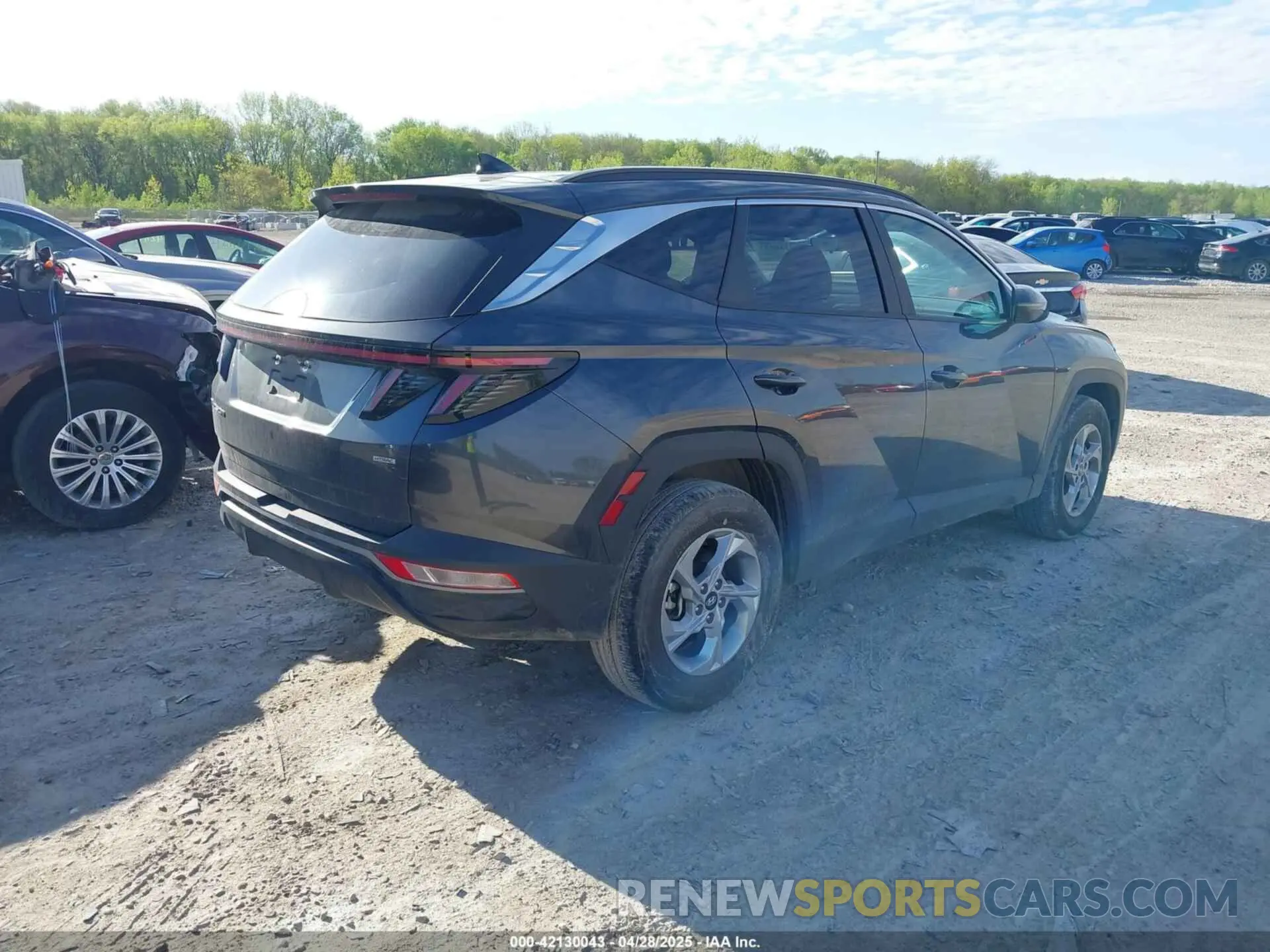 4 Photograph of a damaged car 5NMJBCAE6PH294007 HYUNDAI TUCSON 2023