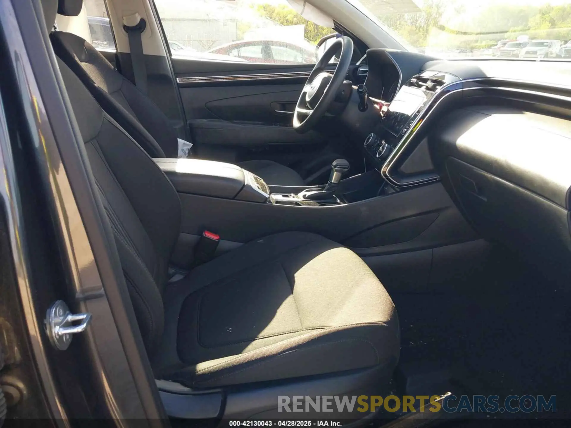 5 Photograph of a damaged car 5NMJBCAE6PH294007 HYUNDAI TUCSON 2023
