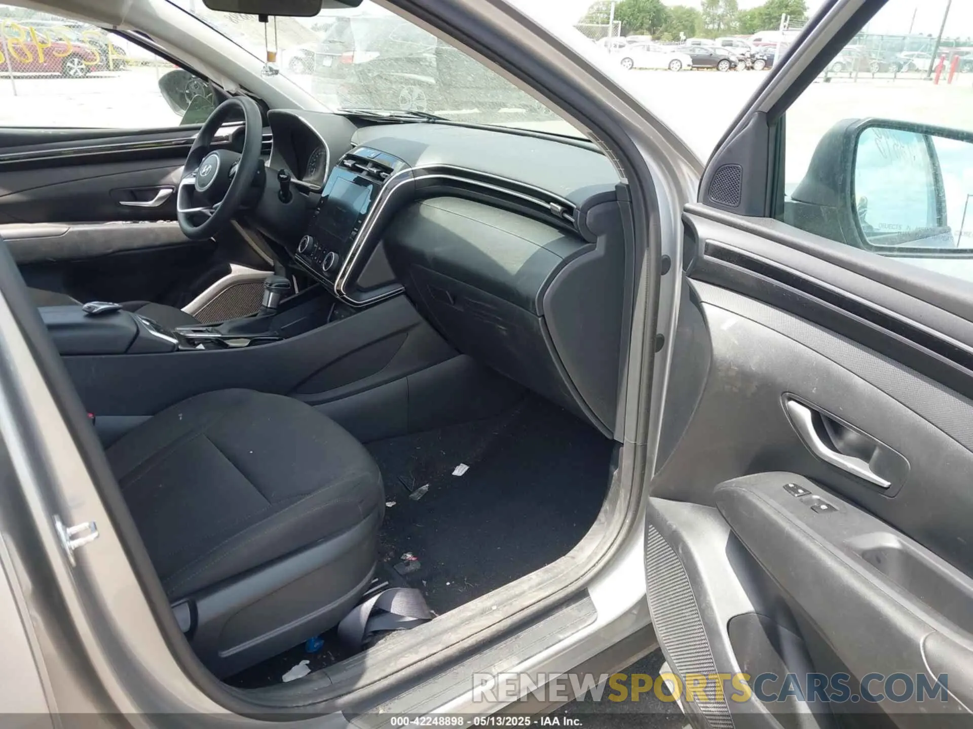 5 Photograph of a damaged car 5NMJBCAE7PH287437 HYUNDAI TUCSON 2023