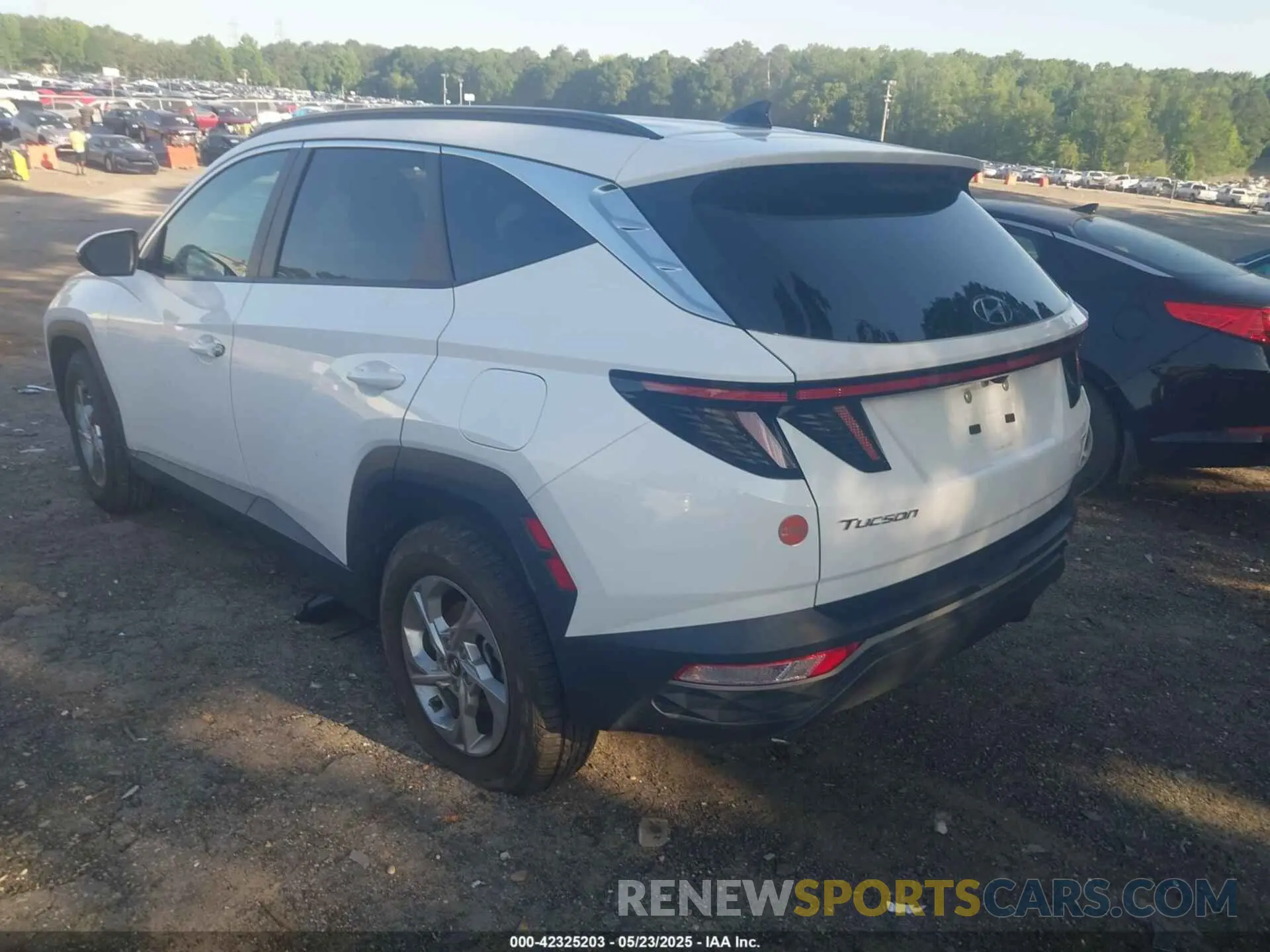 3 Photograph of a damaged car 5NMJBCAE8PH262255 HYUNDAI TUCSON 2023