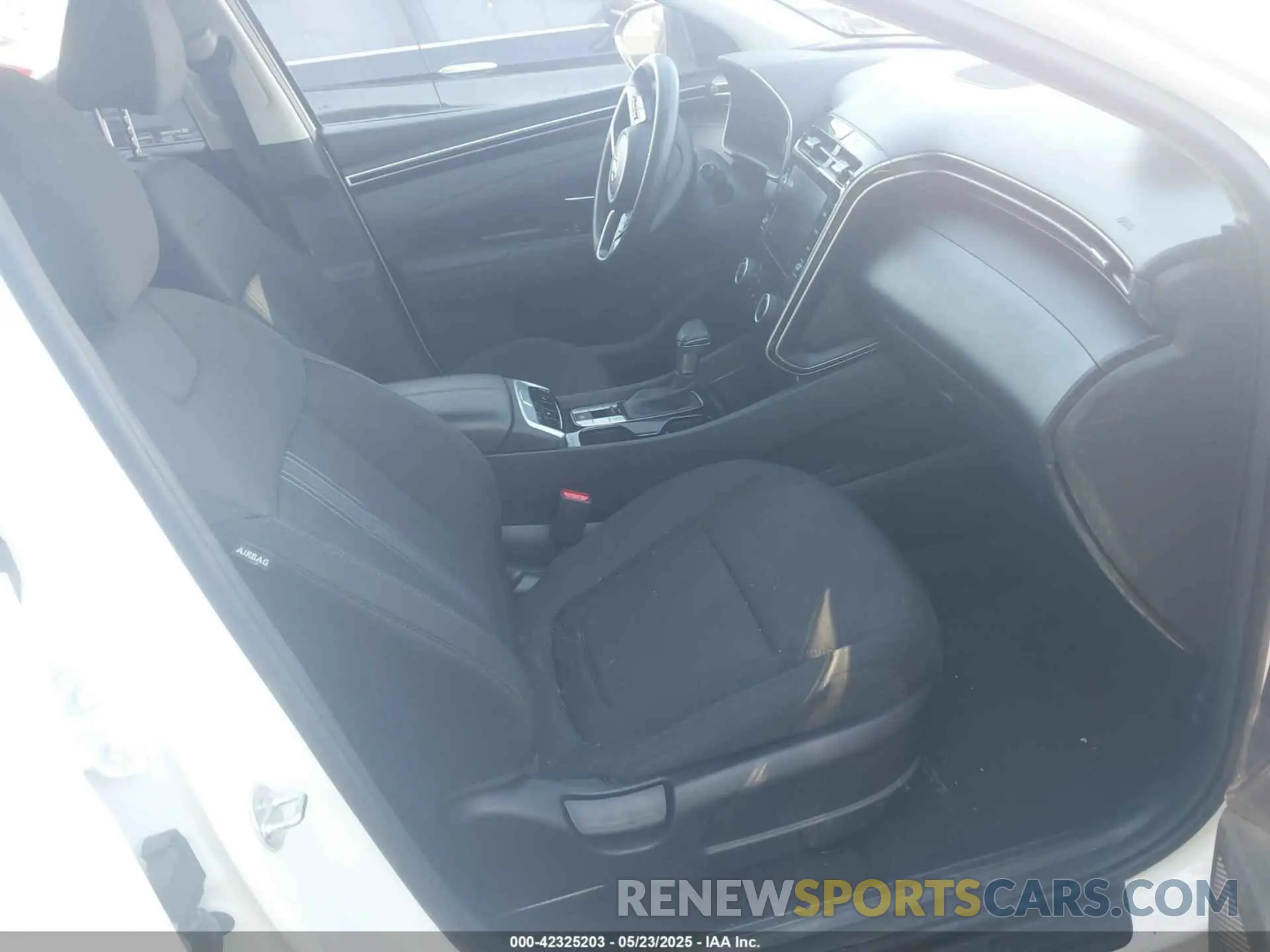 5 Photograph of a damaged car 5NMJBCAE8PH262255 HYUNDAI TUCSON 2023