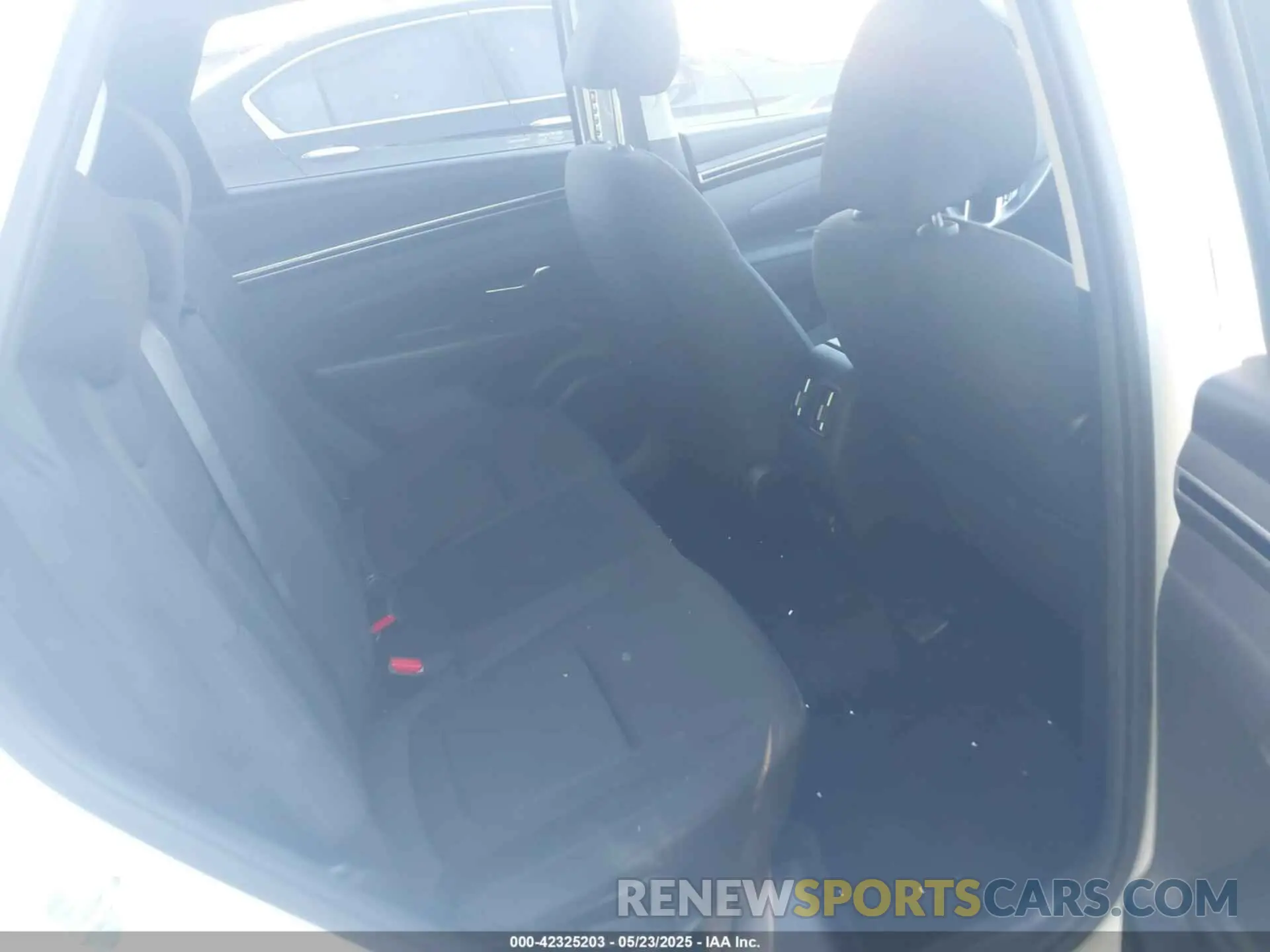8 Photograph of a damaged car 5NMJBCAE8PH262255 HYUNDAI TUCSON 2023