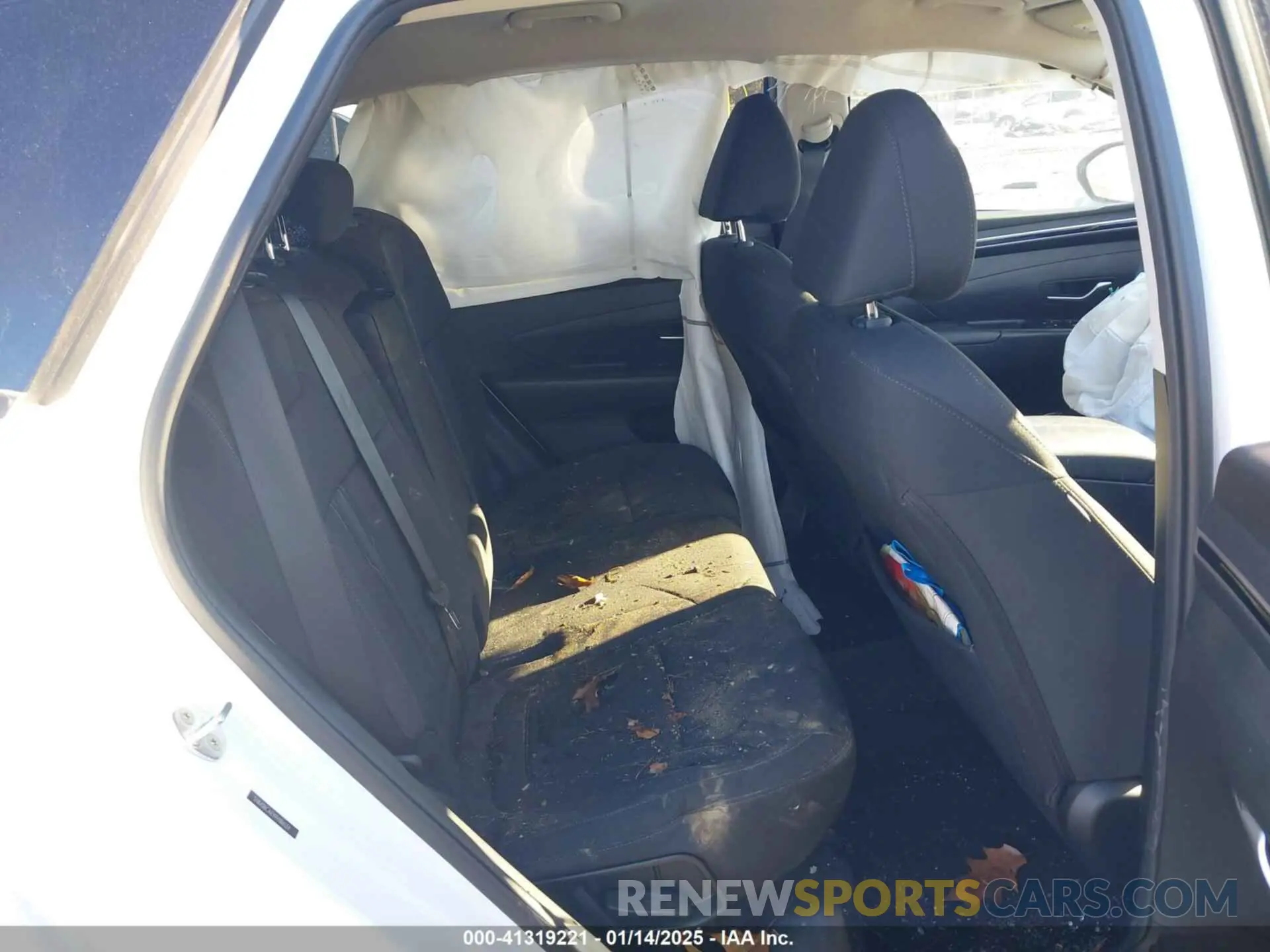 8 Photograph of a damaged car 5NMJBCAE9PH186559 HYUNDAI TUCSON 2023