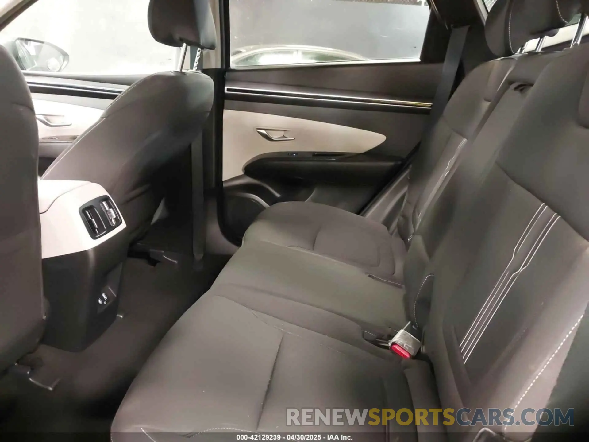 8 Photograph of a damaged car 5NMJBCAE9PH192703 HYUNDAI TUCSON 2023