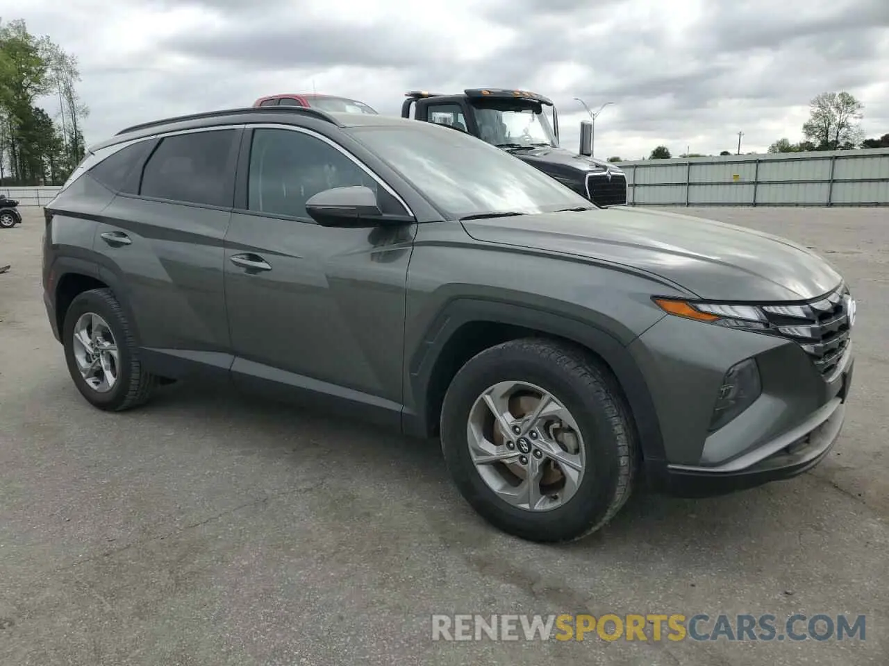 4 Photograph of a damaged car 5NMJBCAE9PH196900 HYUNDAI TUCSON 2023