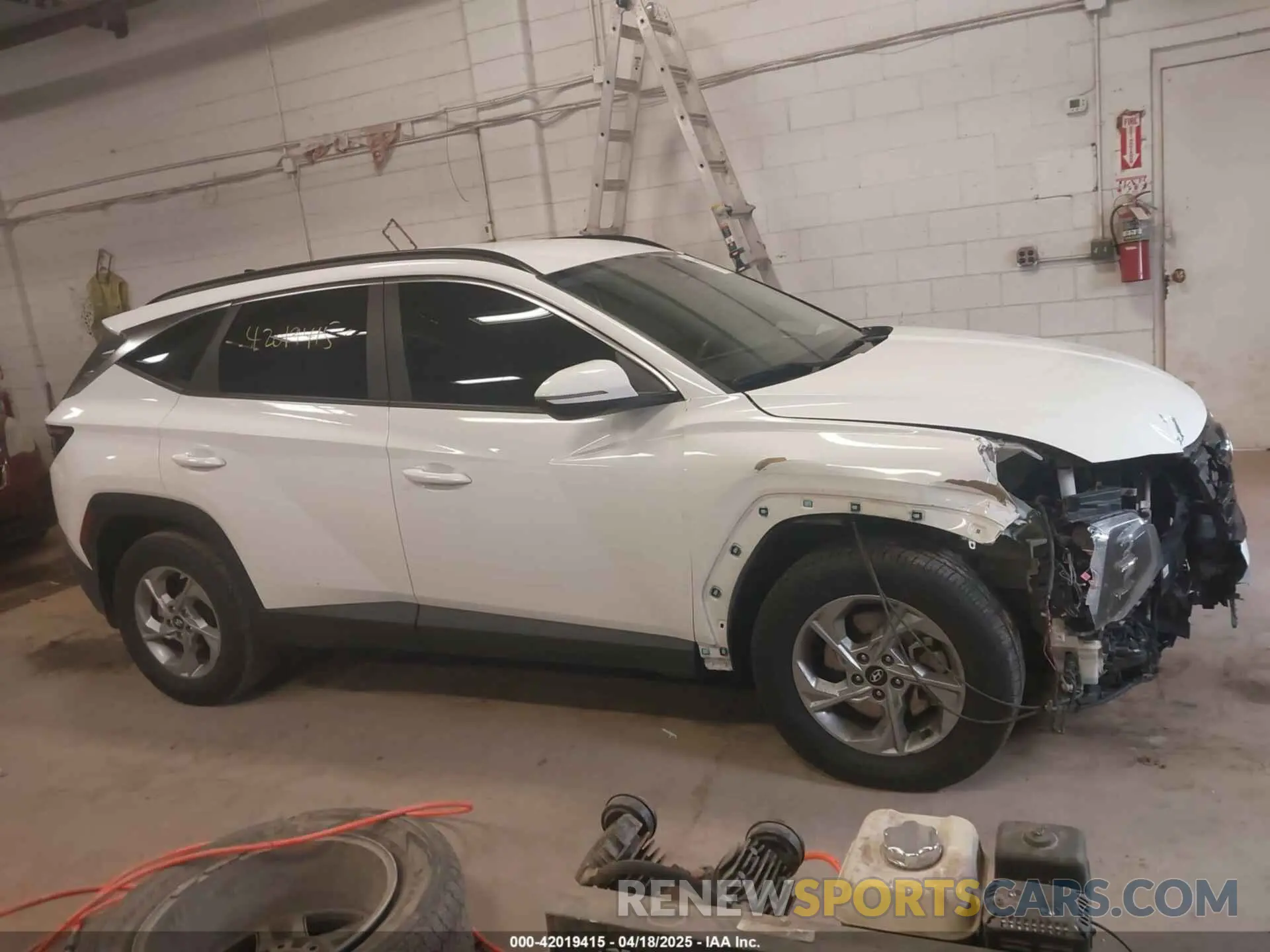 13 Фотография поврежденного автомобиля 5NMJBCAE9PH271742 HYUNDAI TUCSON 2023