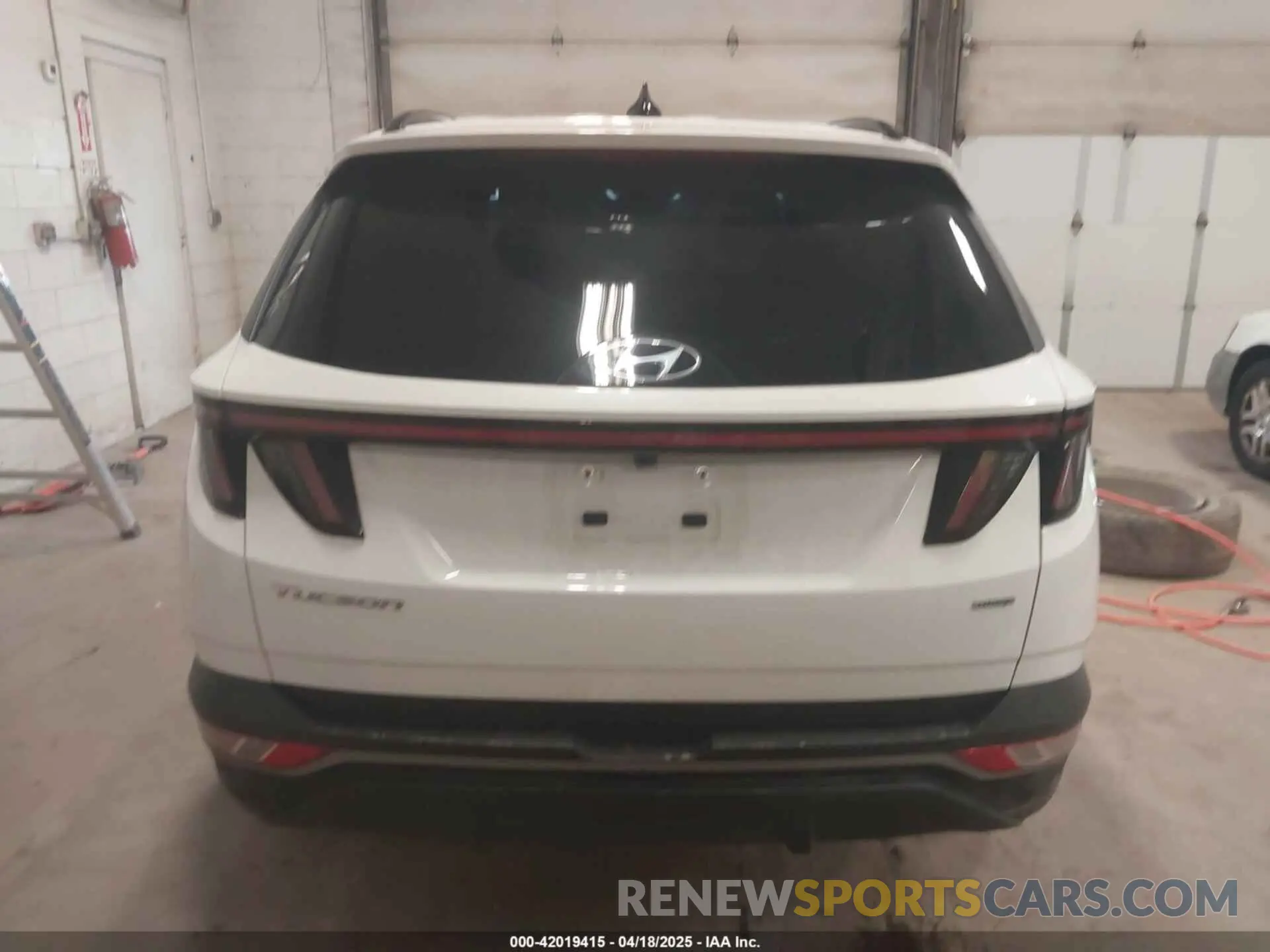 16 Фотография поврежденного автомобиля 5NMJBCAE9PH271742 HYUNDAI TUCSON 2023