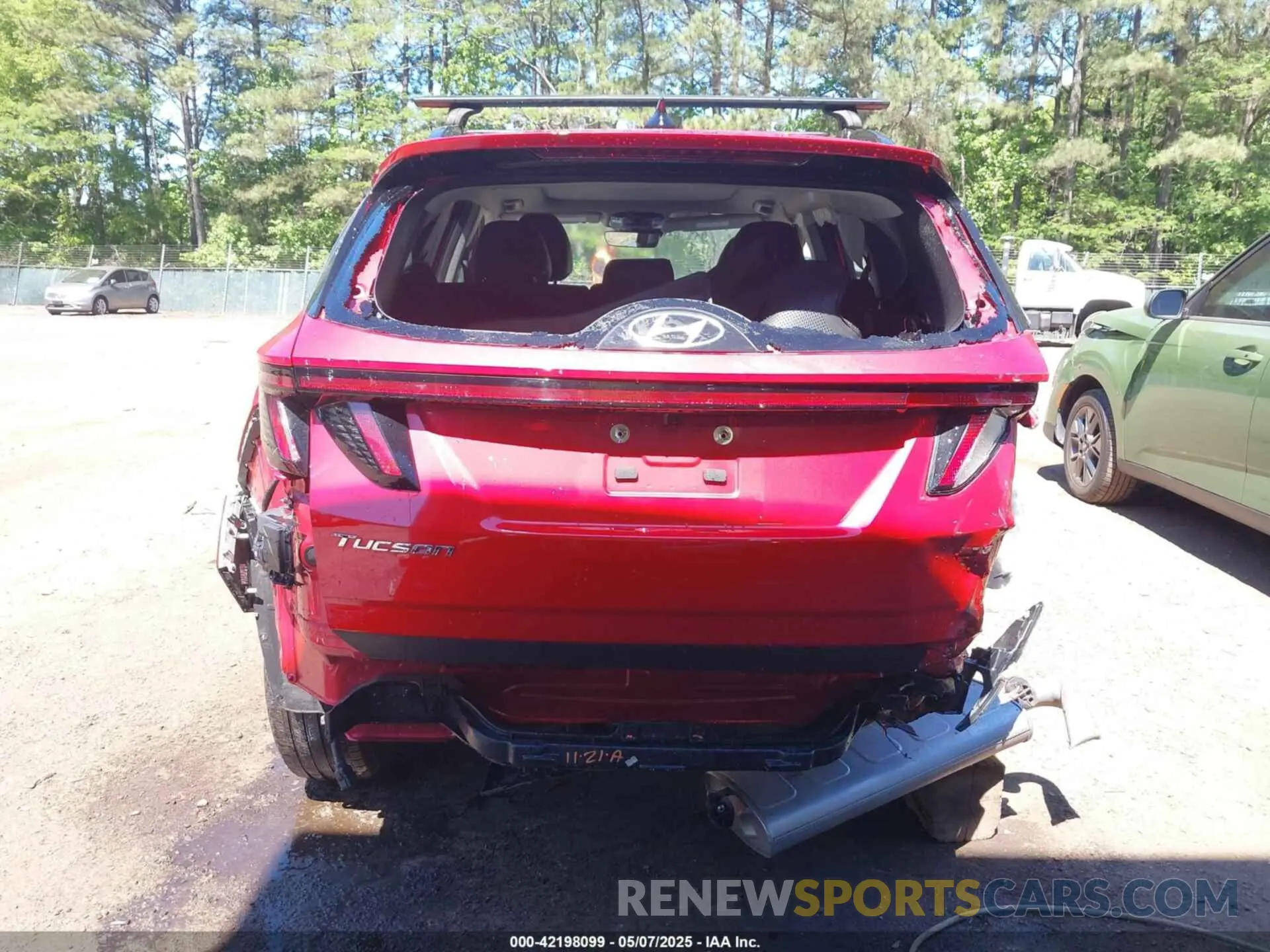 17 Photograph of a damaged car 5NMJECAE0PH206589 HYUNDAI TUCSON 2023
