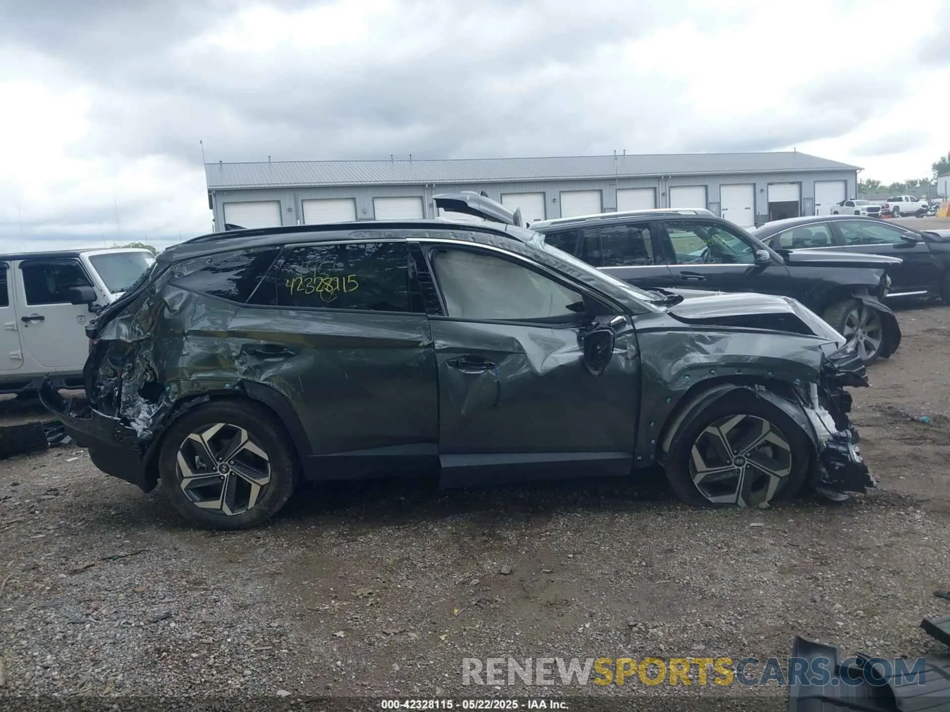 14 Photograph of a damaged car 5NMJECAE5PH195525 HYUNDAI TUCSON 2023