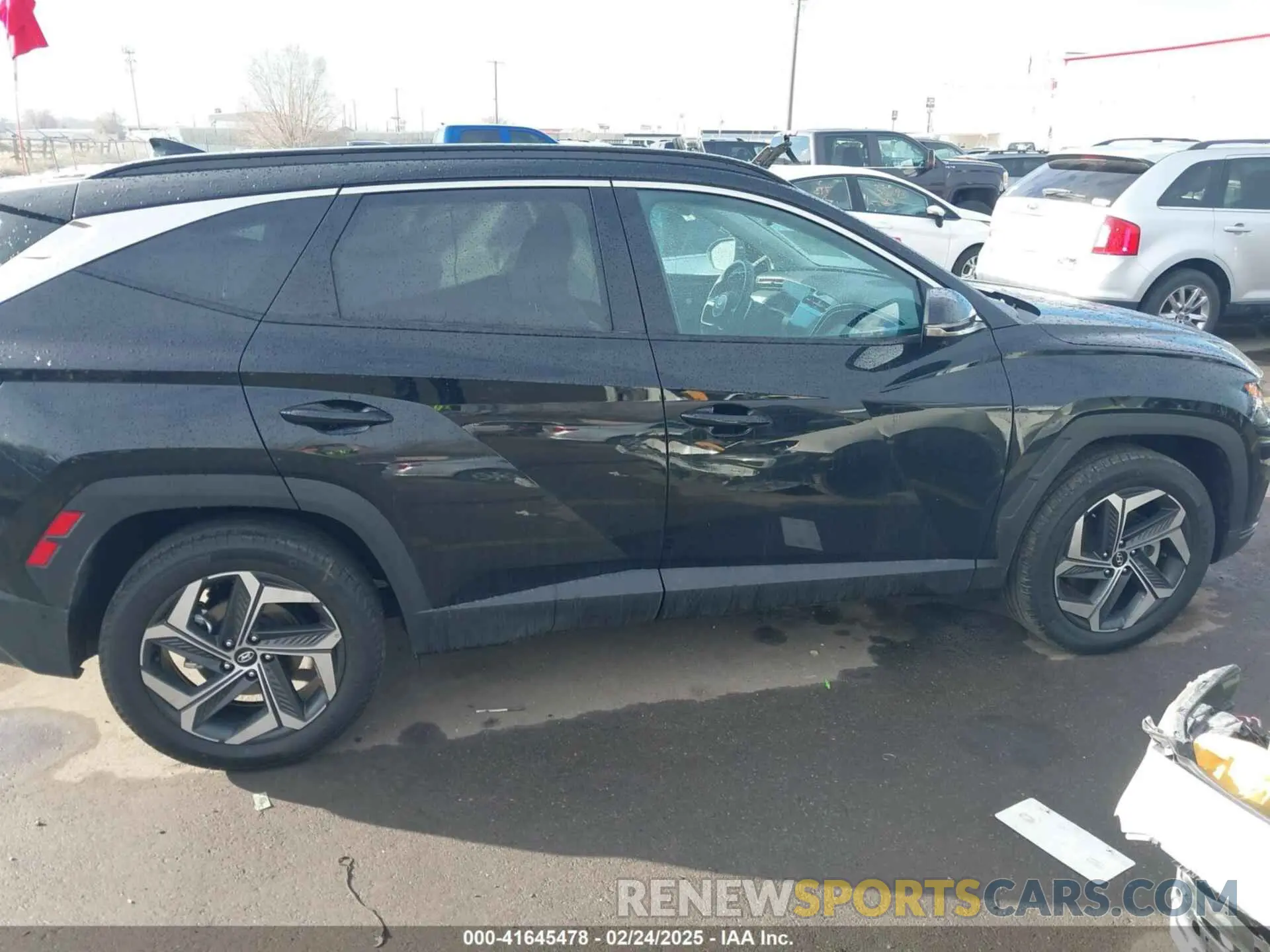 13 Photograph of a damaged car 5NMJECAE7PH213698 HYUNDAI TUCSON 2023