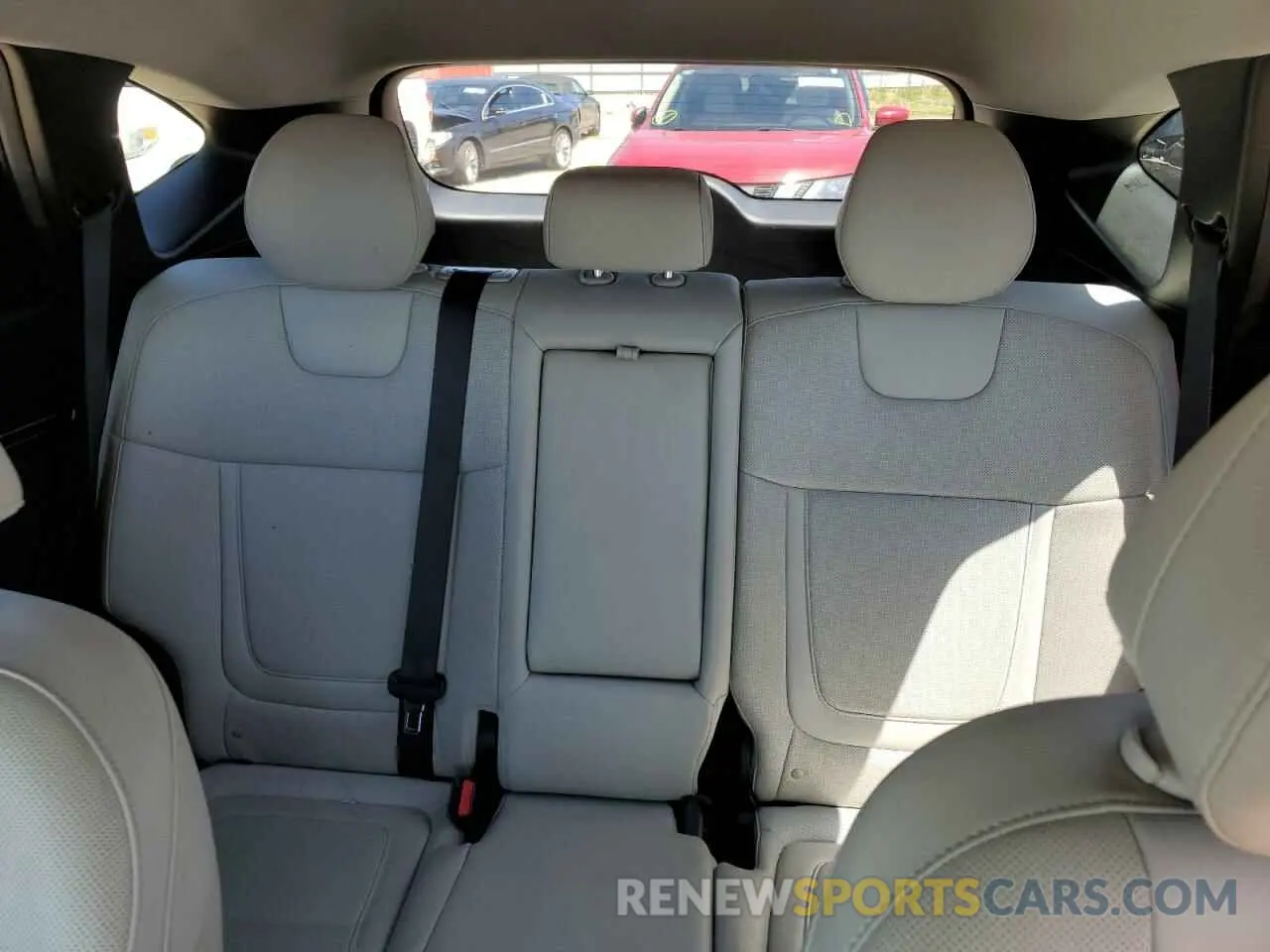 10 Photograph of a damaged car 5NMJF3AE2PH269111 HYUNDAI TUCSON 2023