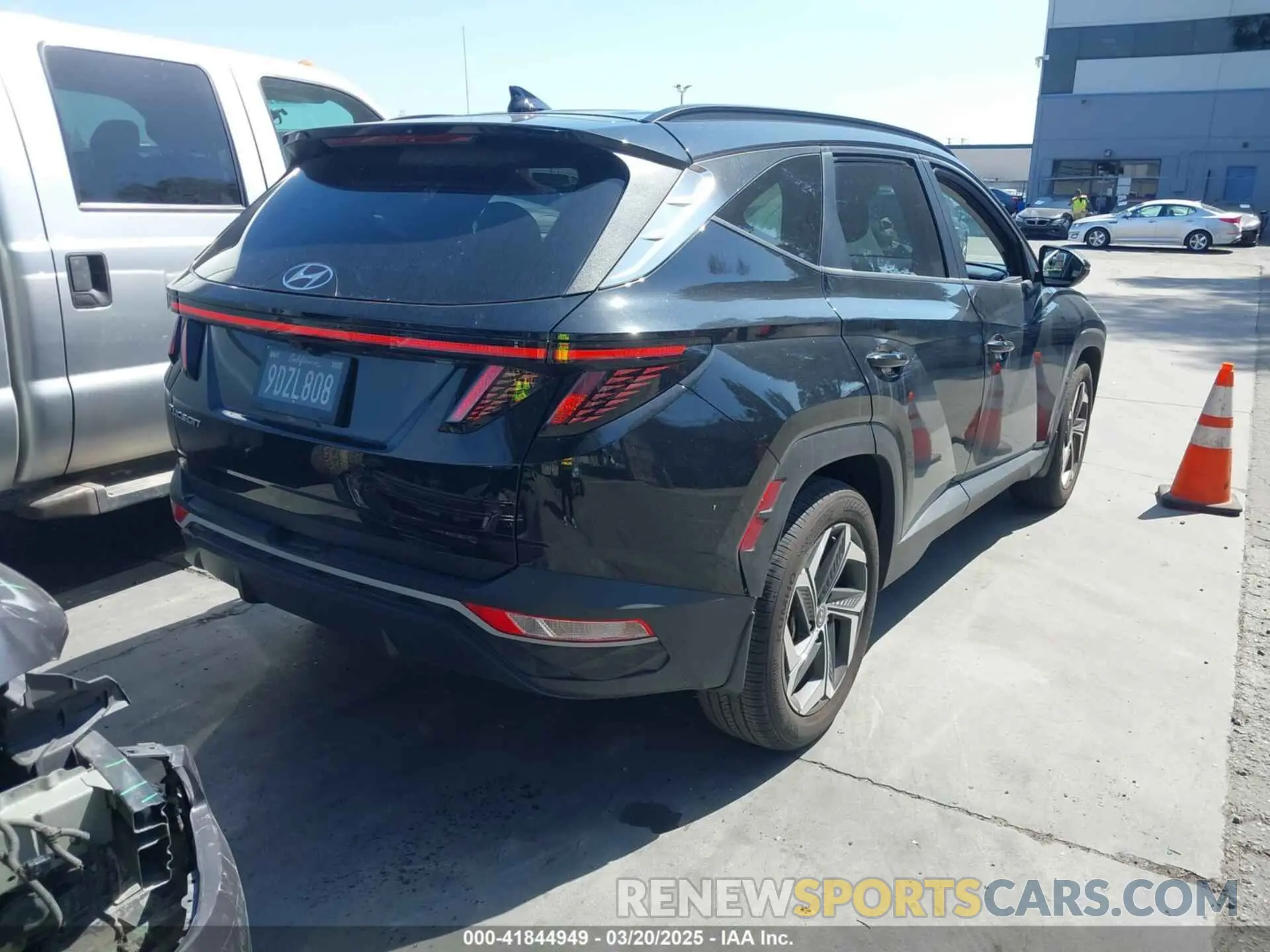 4 Photograph of a damaged car 5NMJF3AE4PH201621 HYUNDAI TUCSON 2023