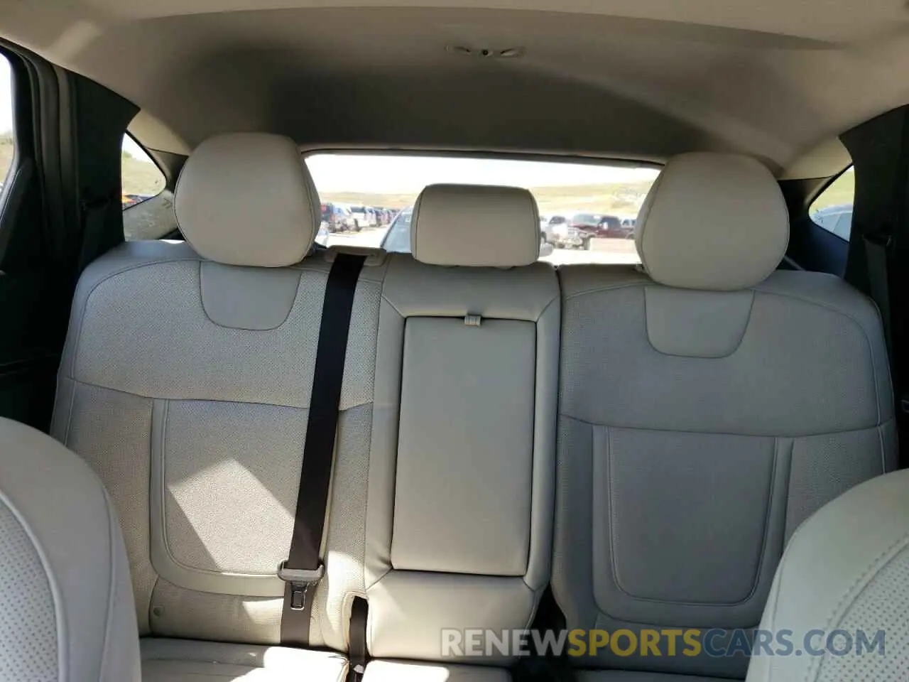10 Photograph of a damaged car 5NMJF3AE5PH211672 HYUNDAI TUCSON 2023