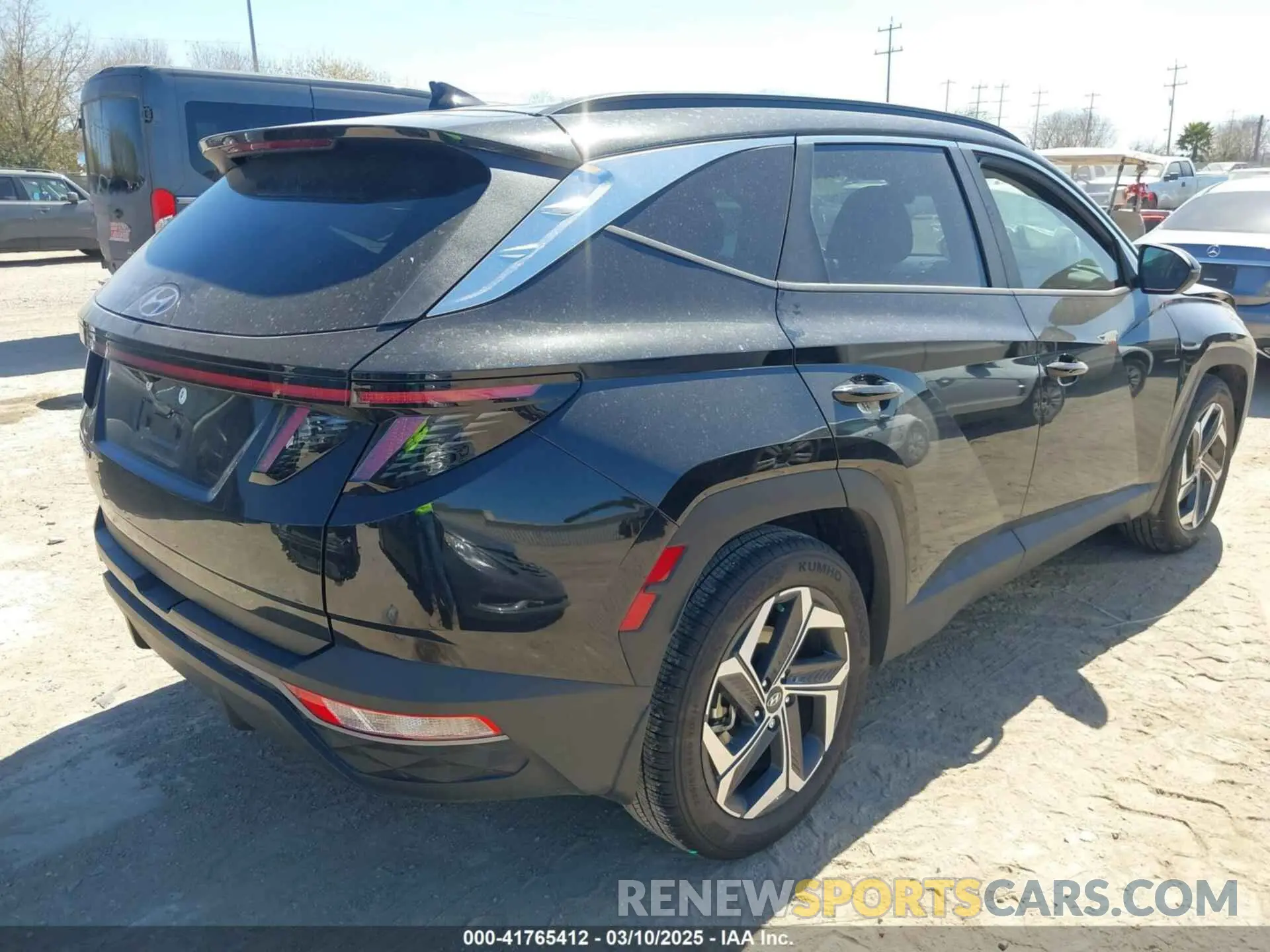 4 Photograph of a damaged car 5NMJF3AE5PH237043 HYUNDAI TUCSON 2023