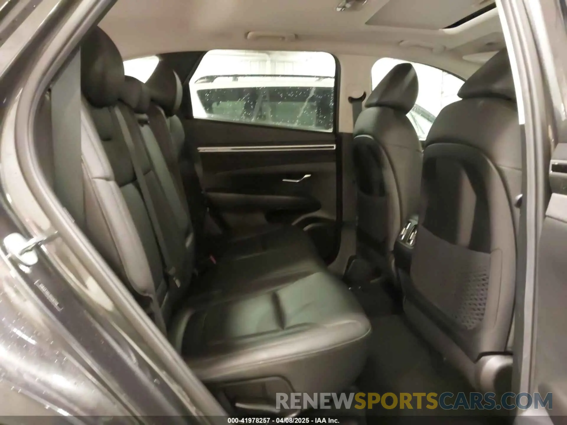 8 Фотография поврежденного автомобиля 5NMJF3AE7PH247766 HYUNDAI TUCSON 2023