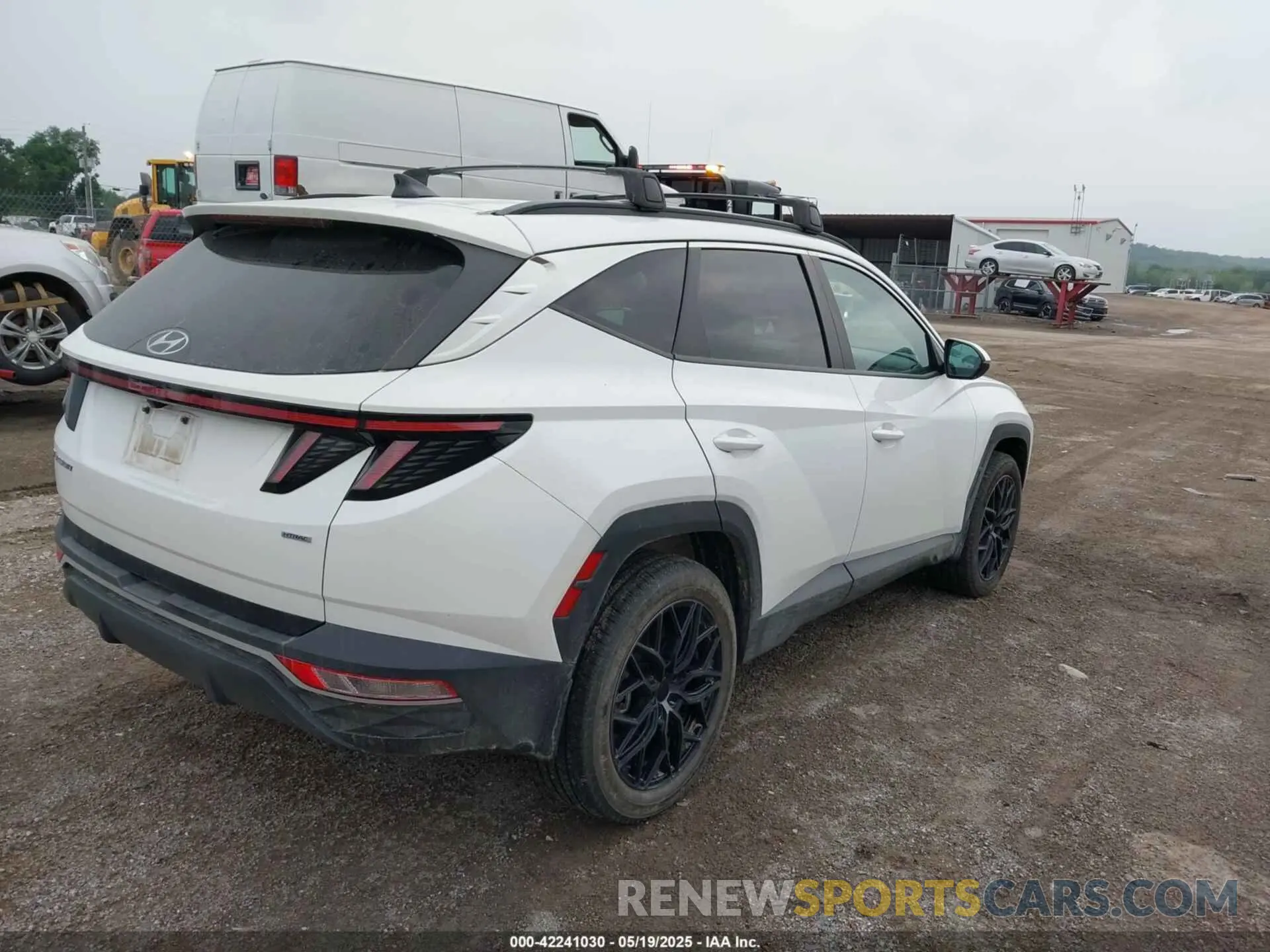 4 Photograph of a damaged car 5NMJFCAE0PH197194 HYUNDAI TUCSON 2023