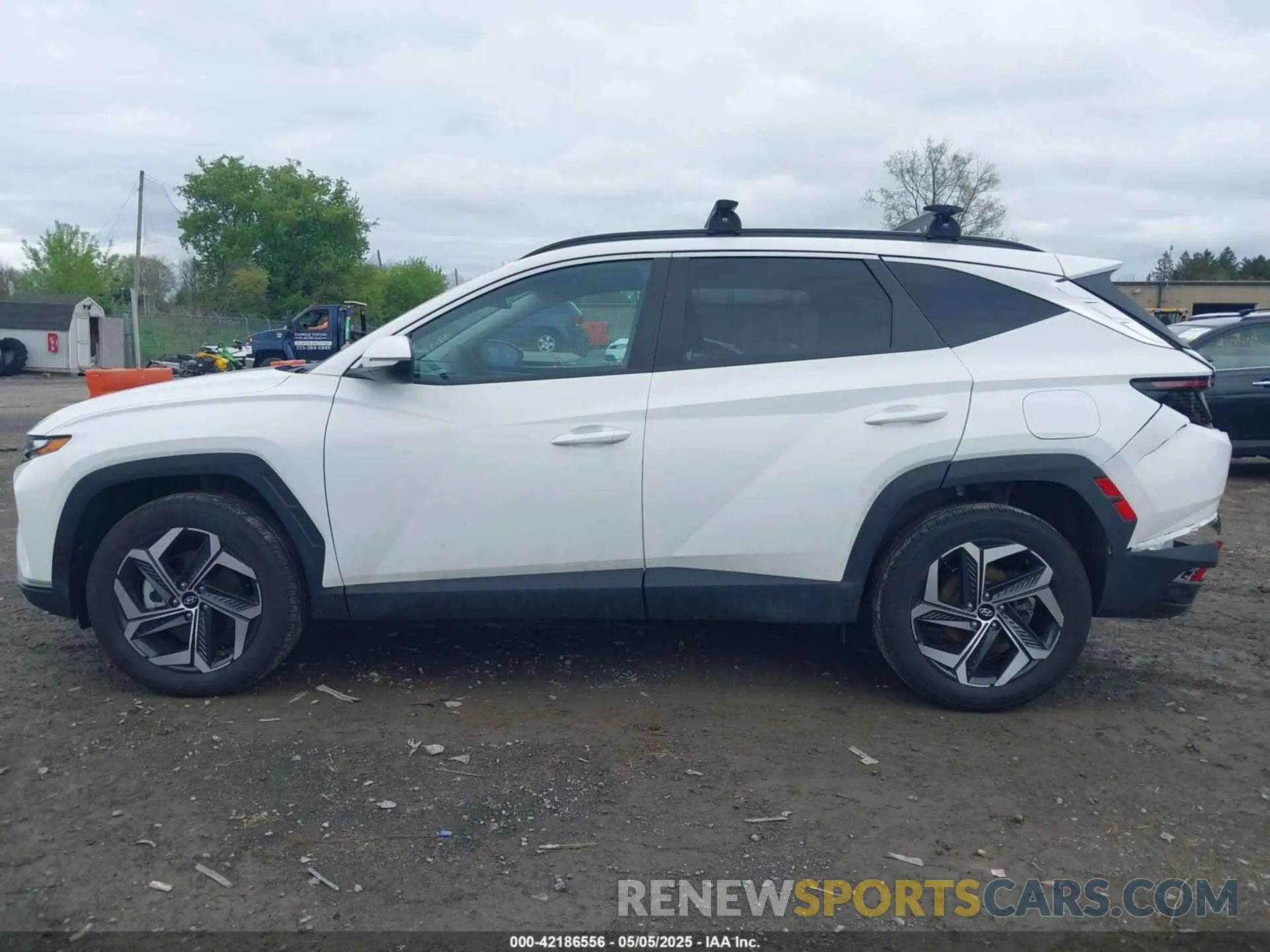 15 Photograph of a damaged car 5NMJFCAE1PH279063 HYUNDAI TUCSON 2023