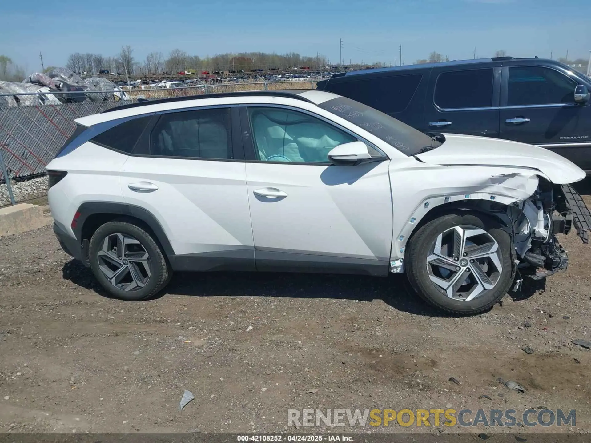 13 Photograph of a damaged car 5NMJFCAE1PH291889 HYUNDAI TUCSON 2023