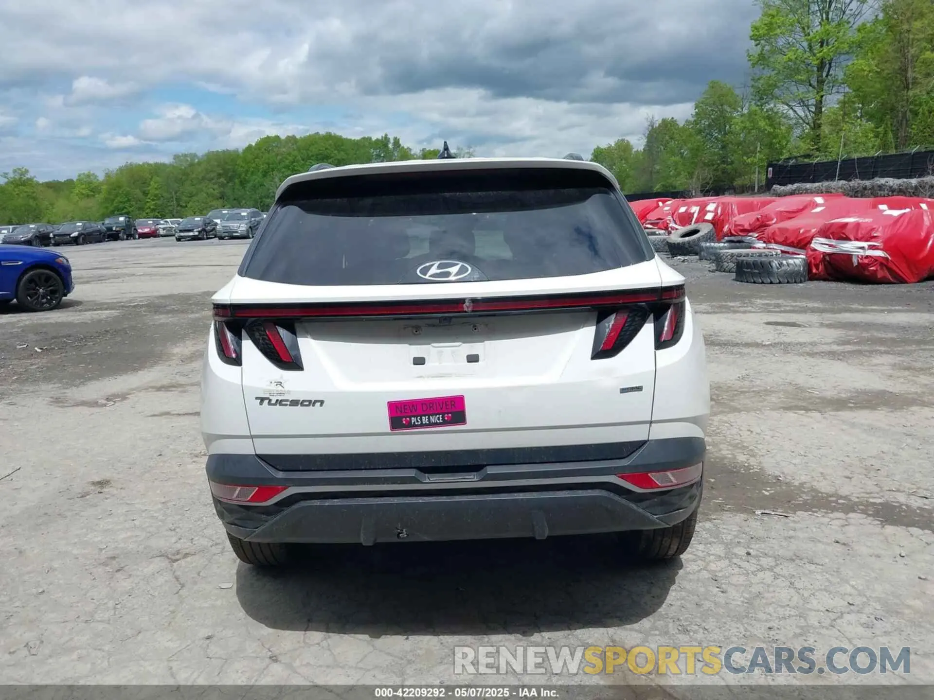 16 Photograph of a damaged car 5NMJFCAE2PH280903 HYUNDAI TUCSON 2023