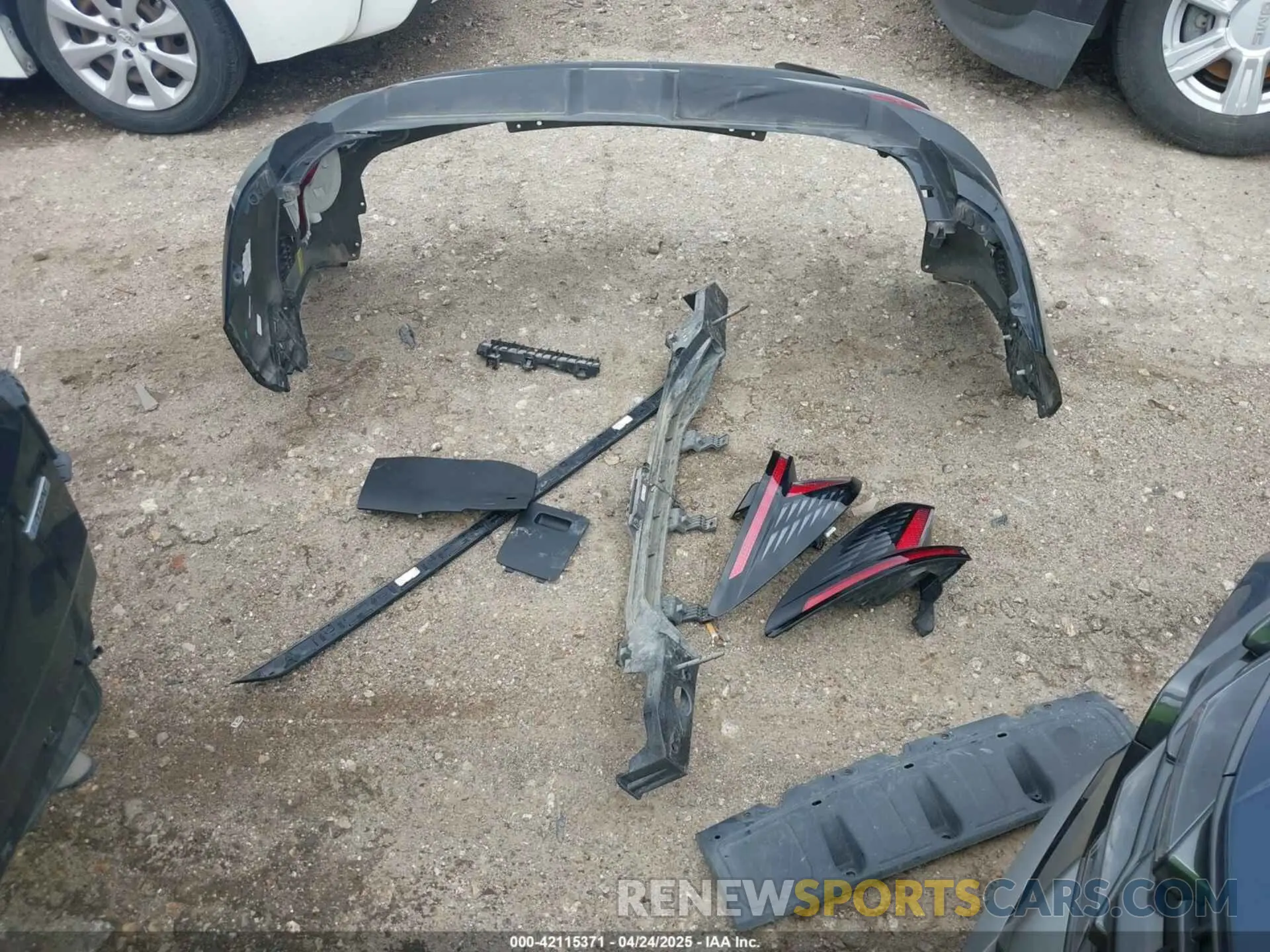 12 Photograph of a damaged car 5NMJFCAE9PH210279 HYUNDAI TUCSON 2023