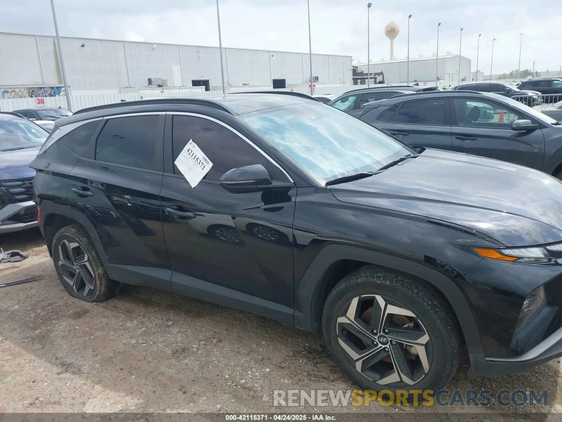 14 Photograph of a damaged car 5NMJFCAE9PH210279 HYUNDAI TUCSON 2023