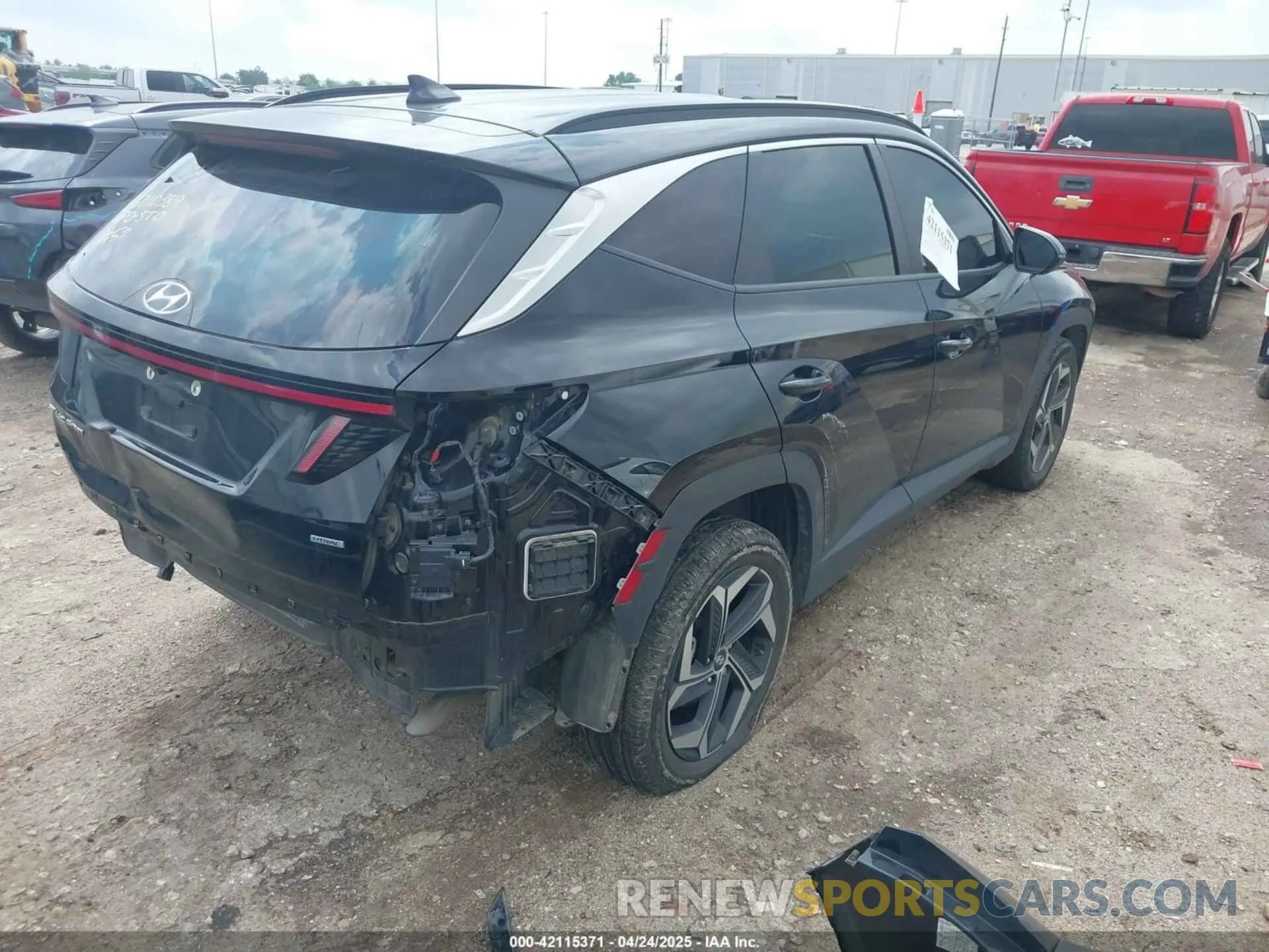 4 Photograph of a damaged car 5NMJFCAE9PH210279 HYUNDAI TUCSON 2023