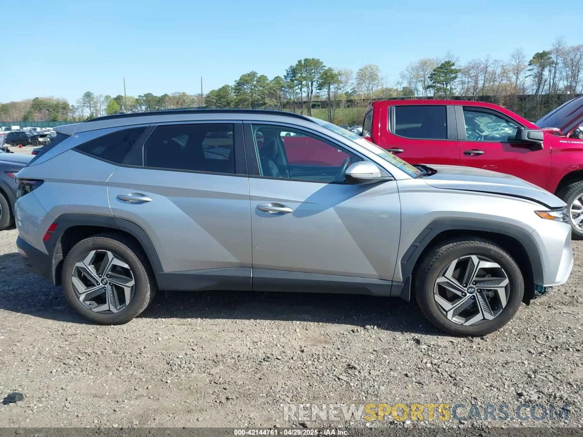 14 Photograph of a damaged car 5NMJFCAE9PH215739 HYUNDAI TUCSON 2023