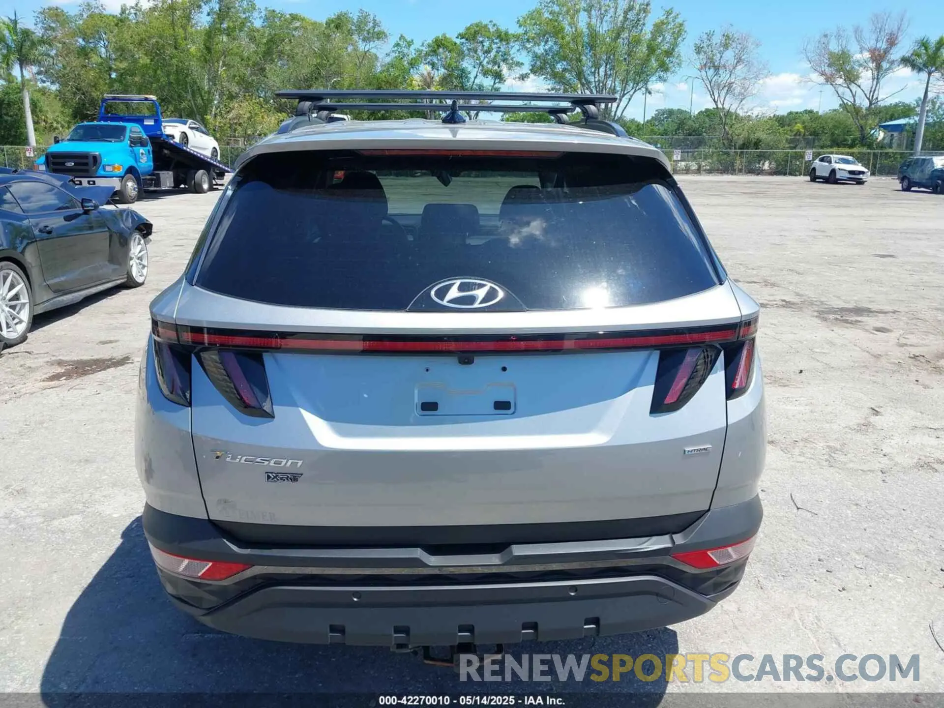 16 Photograph of a damaged car KM8JFCAEXPU261133 HYUNDAI TUCSON 2023