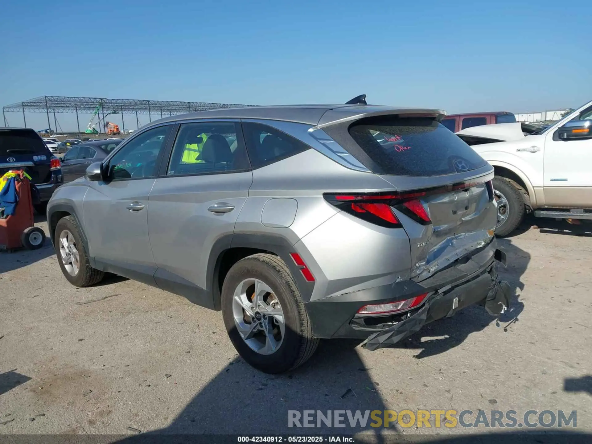 3 Photograph of a damaged car 5NMJA3DE4RH403145 HYUNDAI TUCSON 2024