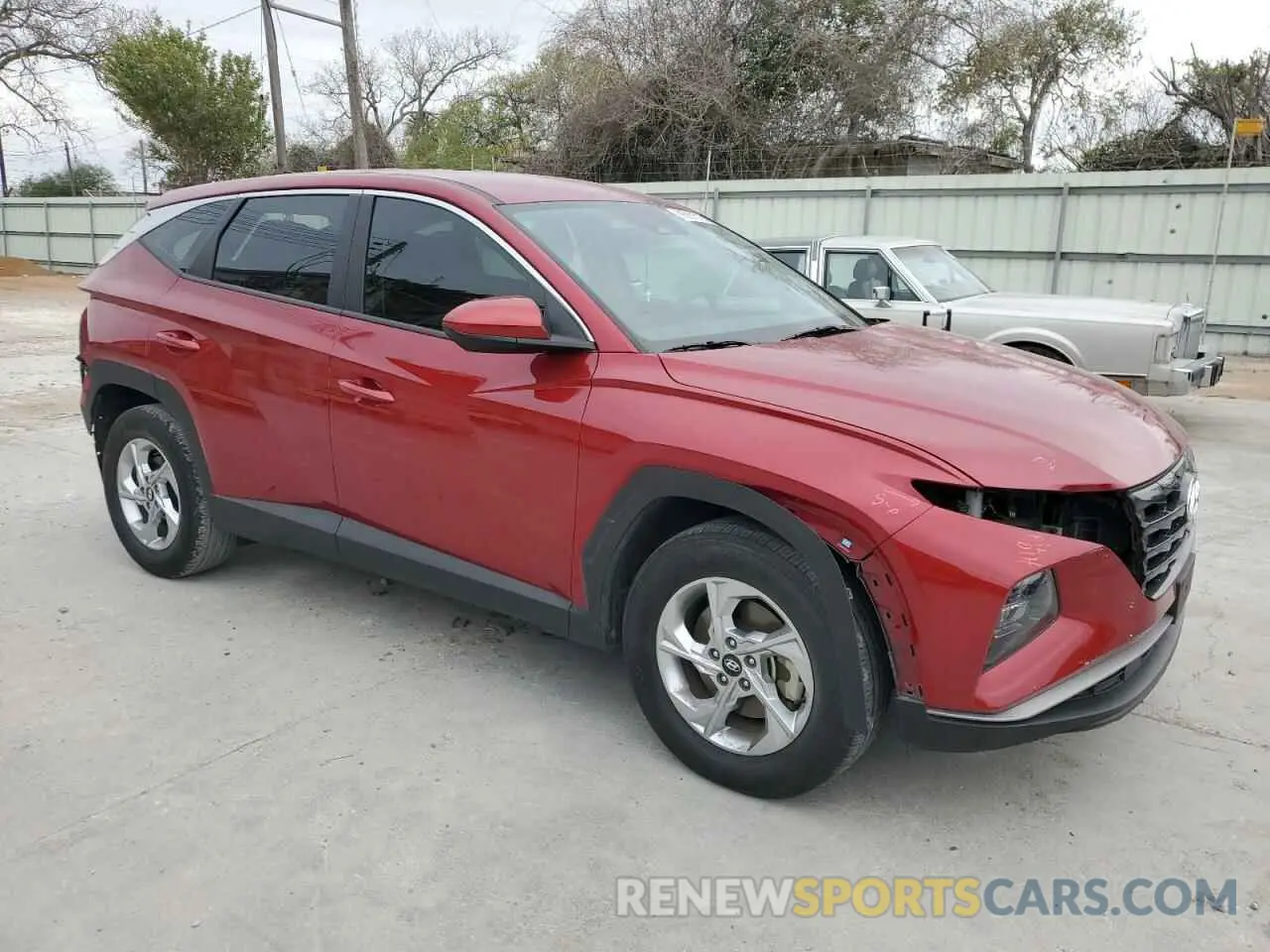 4 Photograph of a damaged car 5NMJA3DE4RH433116 HYUNDAI TUCSON 2024