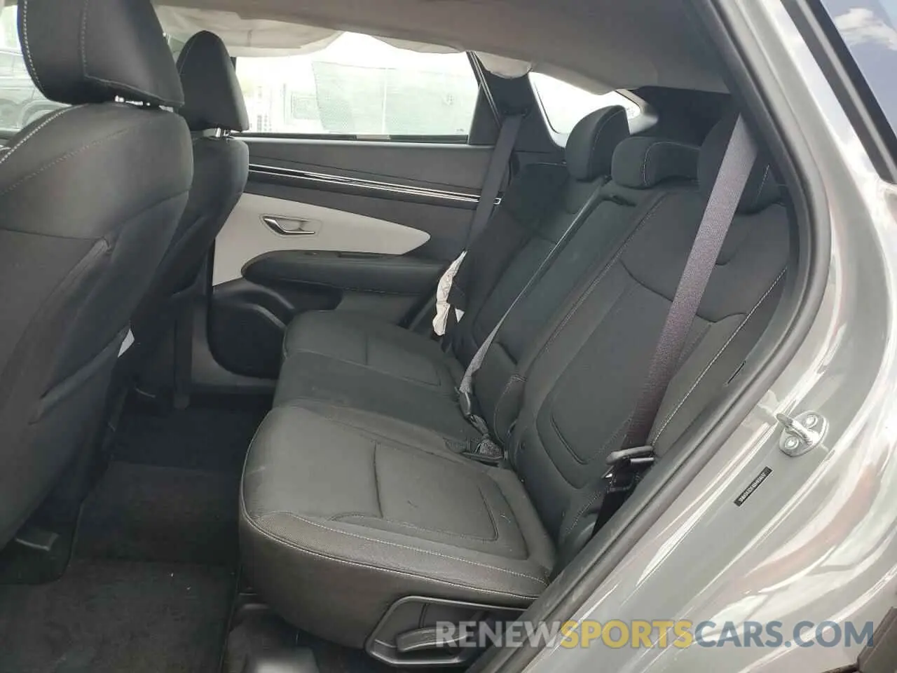 11 Photograph of a damaged car 5NMJA3DE4RH434637 HYUNDAI TUCSON 2024